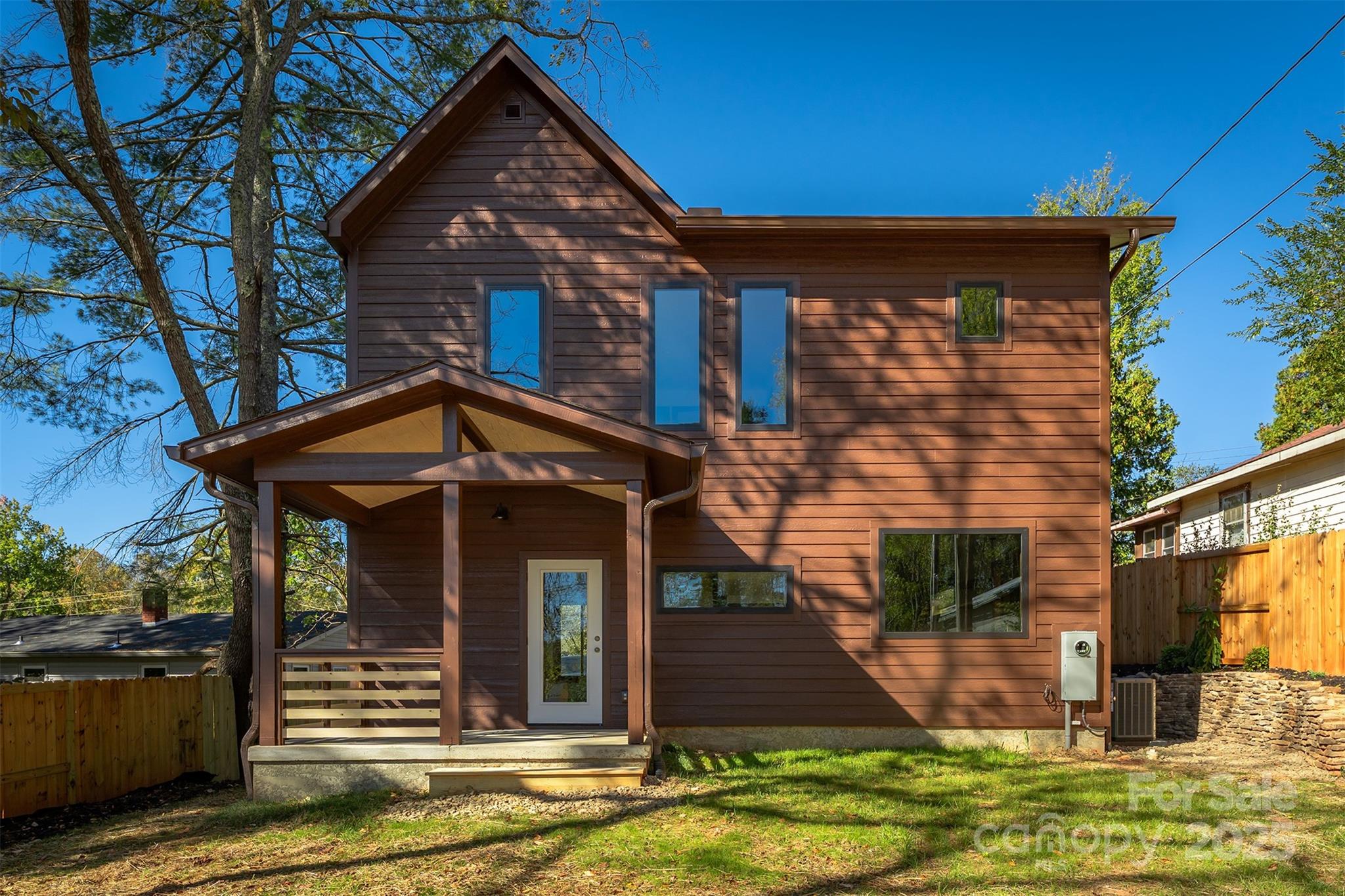 119 N Bear Creek Road — Asheville
