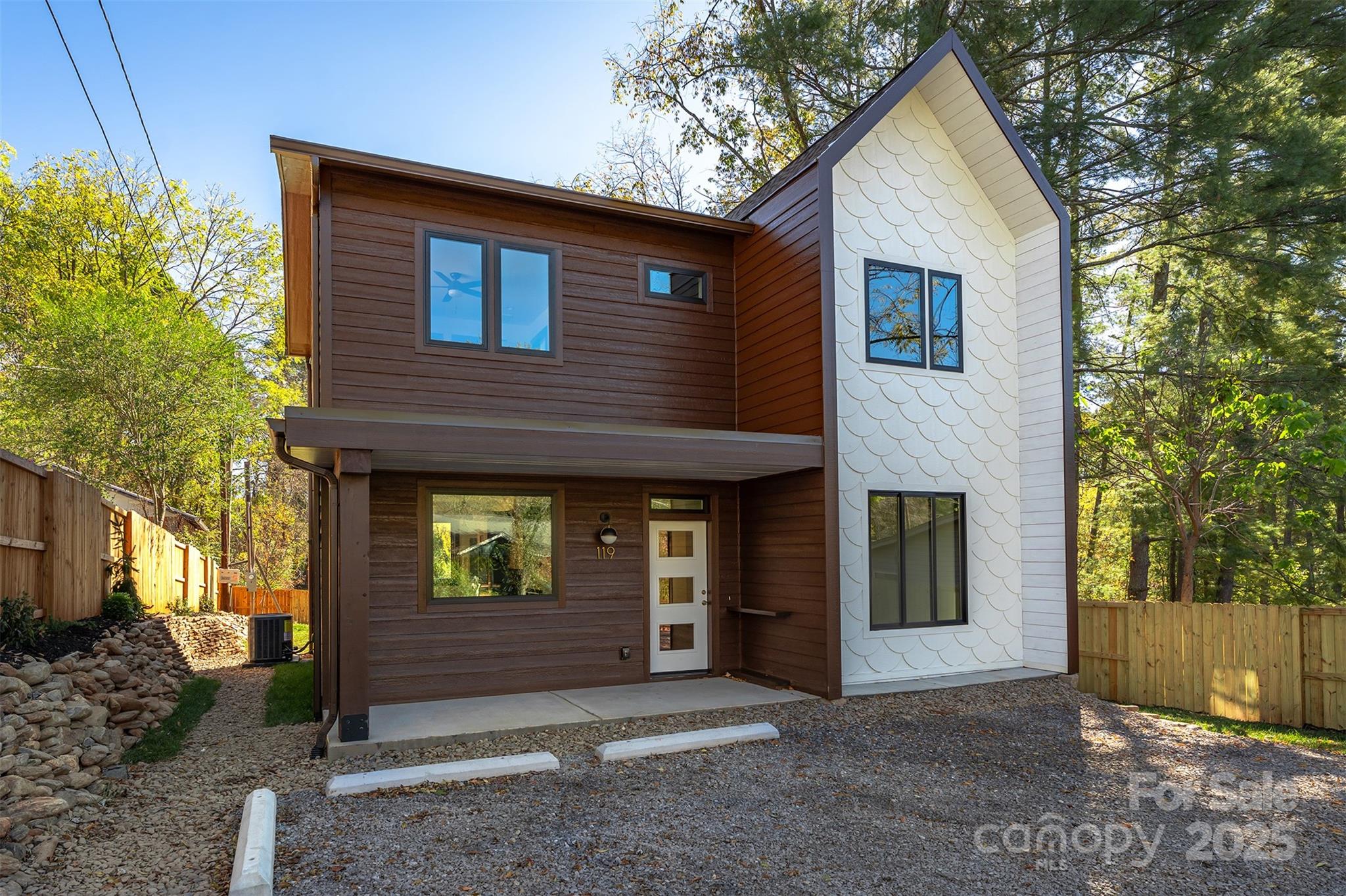 119 N Bear Creek Road — Asheville