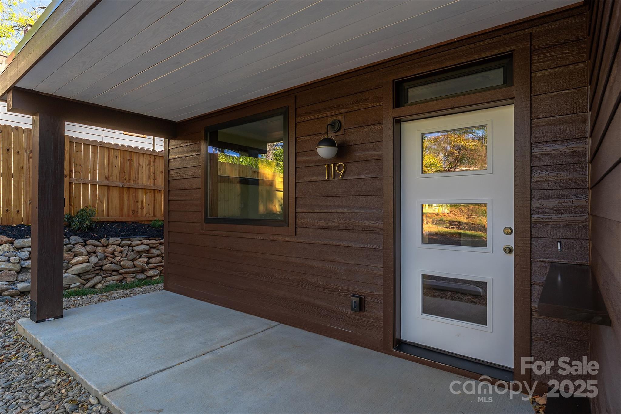 119 N Bear Creek Road — Asheville