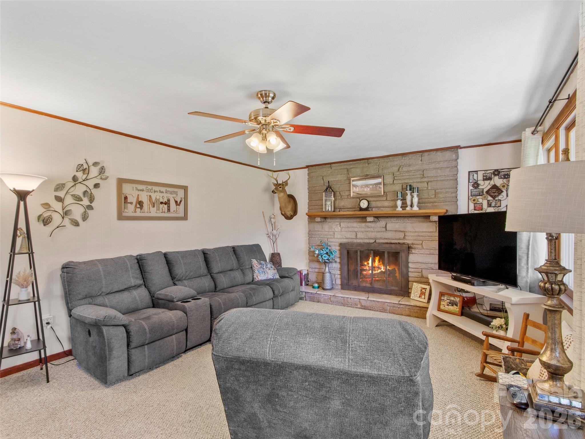 136 Roaring Spout Lane — Burnsville