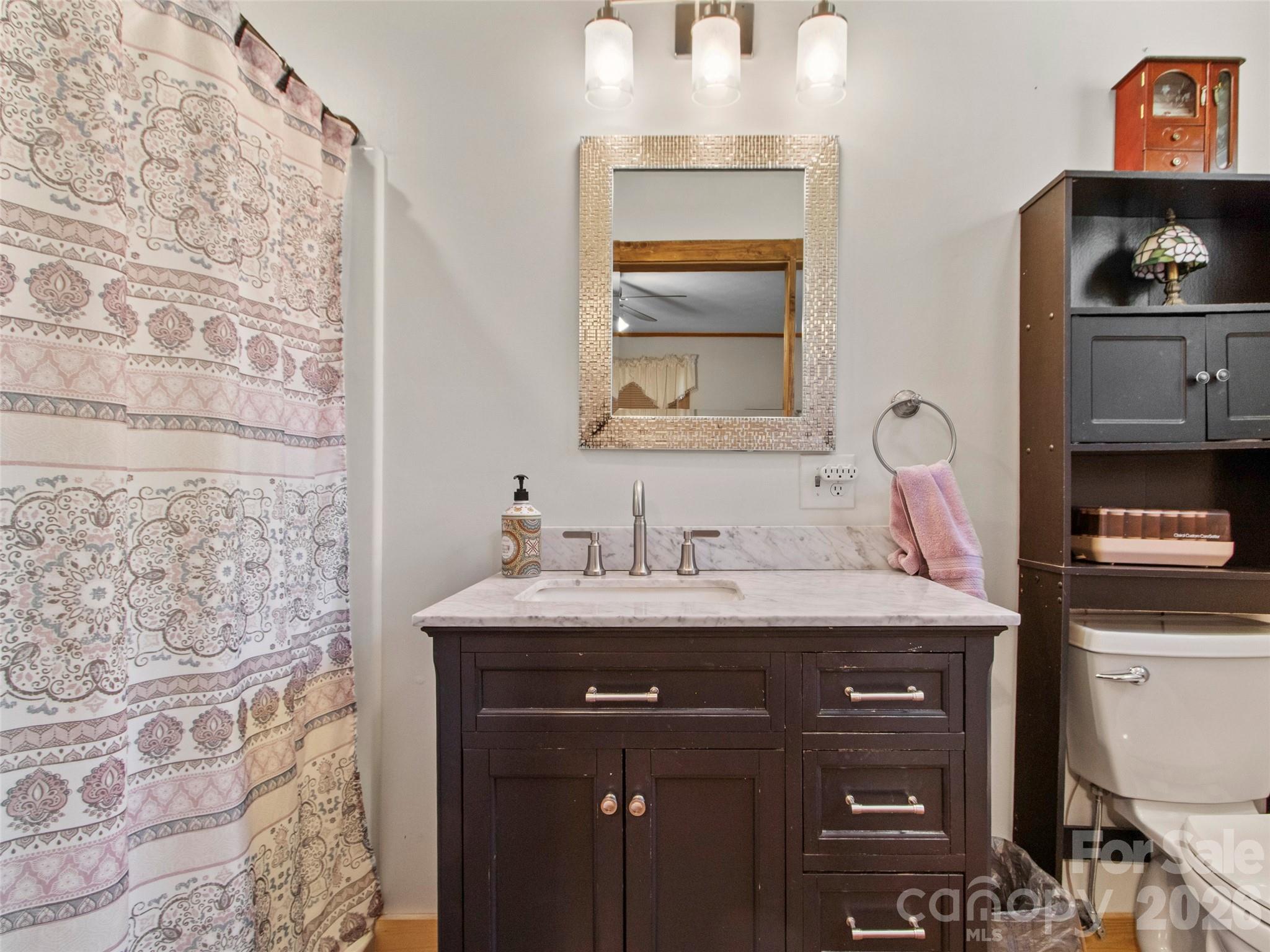 136 Roaring Spout Lane — Burnsville
