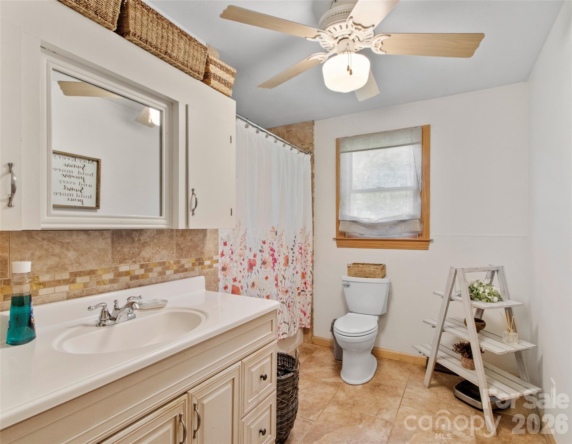 136 Roaring Spout Lane — Burnsville