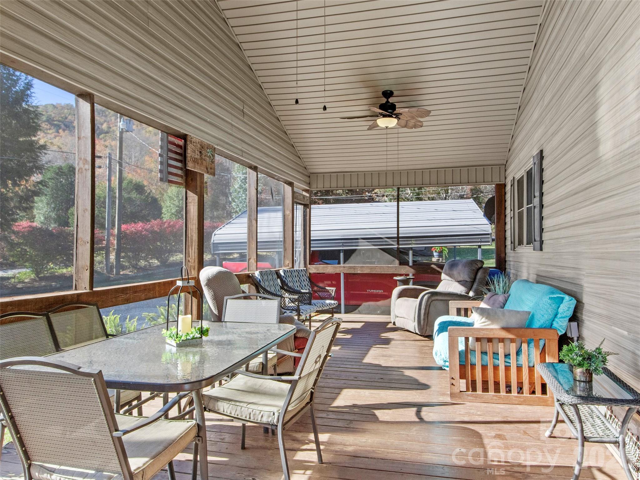 136 Roaring Spout Lane — Burnsville