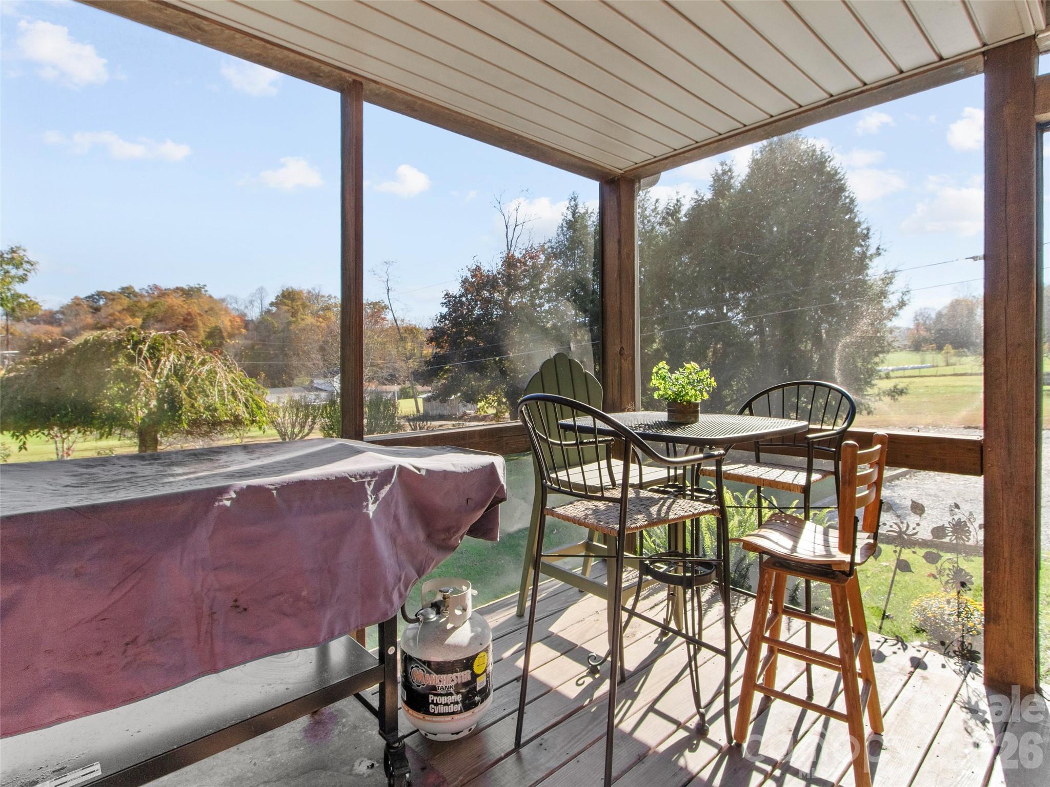 136 Roaring Spout Lane — Burnsville