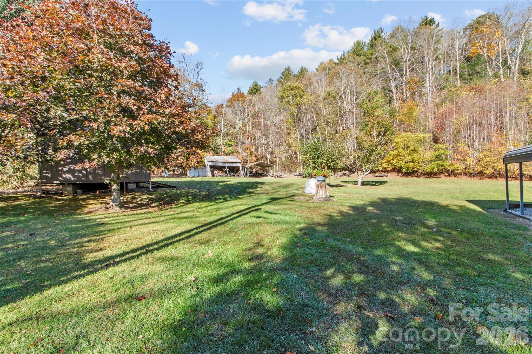 136 Roaring Spout Lane — Burnsville