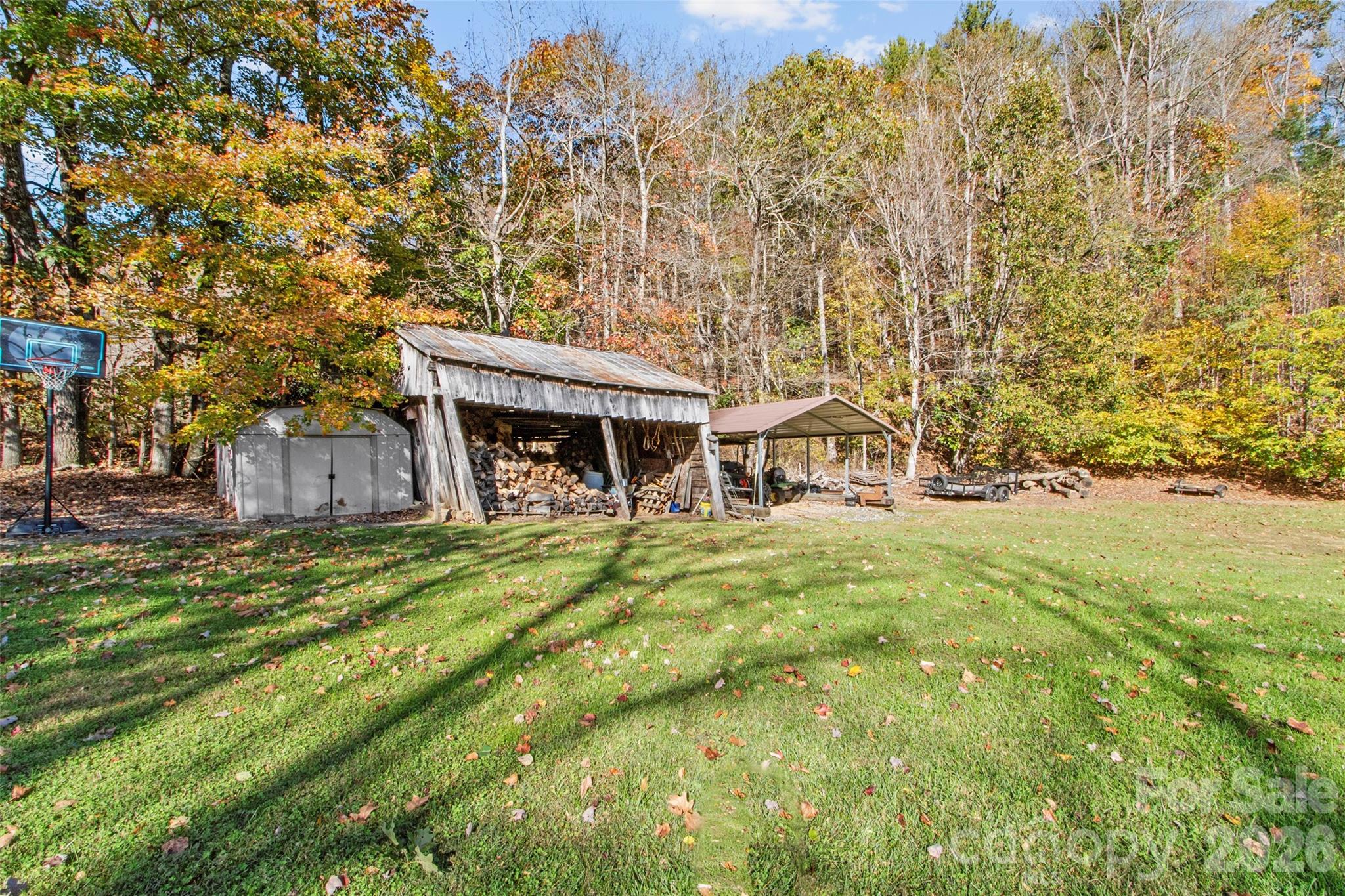 136 Roaring Spout Lane — Burnsville