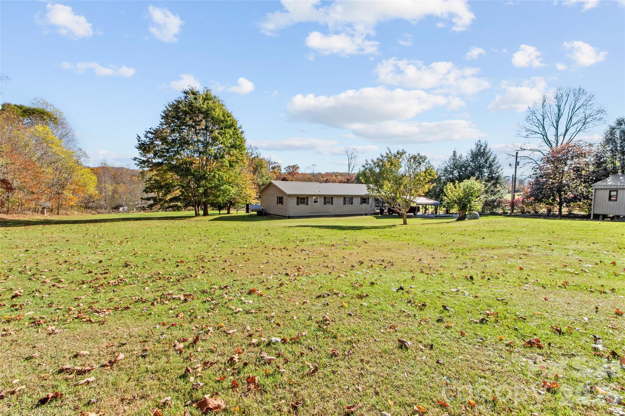 136 Roaring Spout Lane — Burnsville