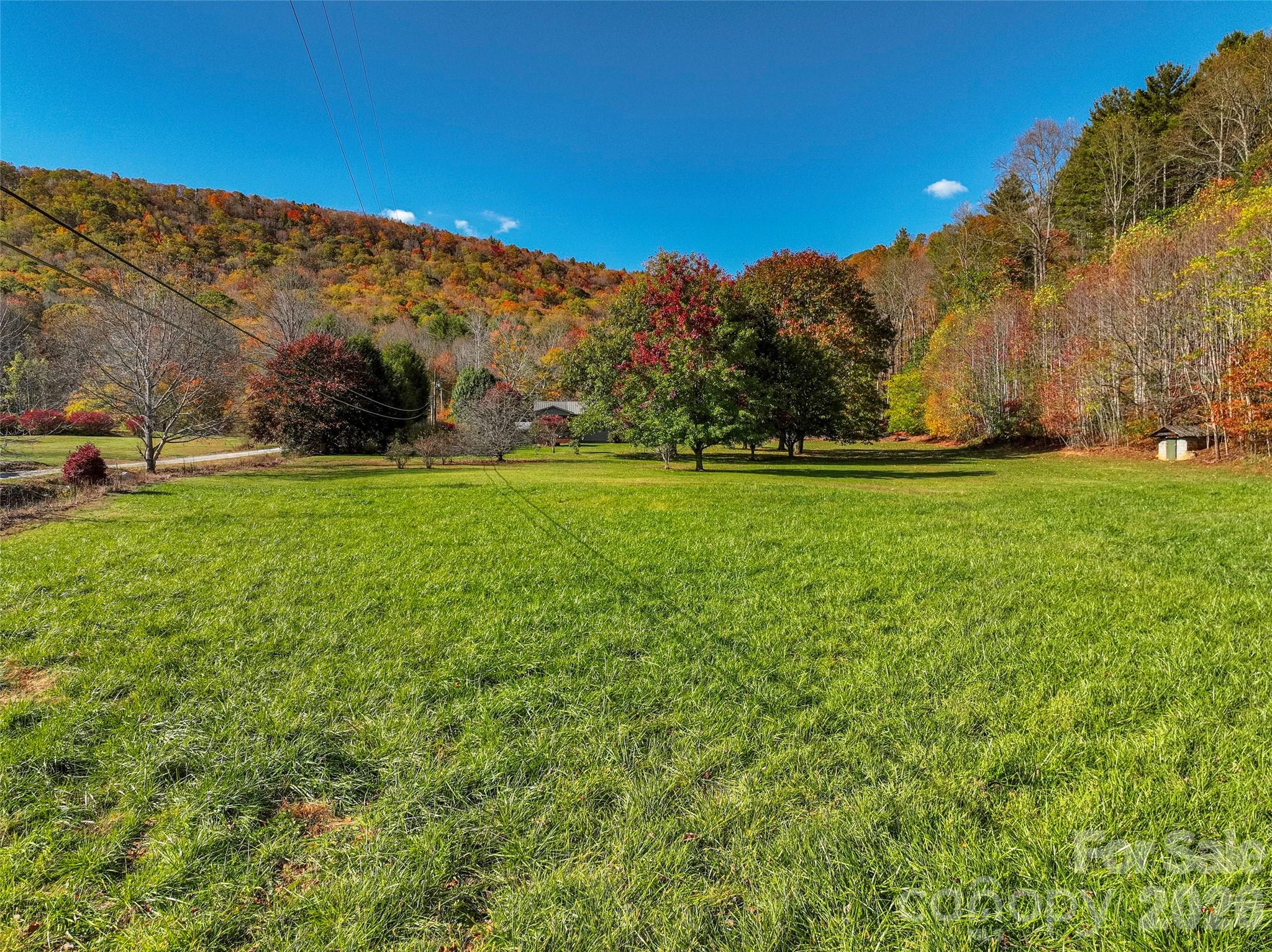 136 Roaring Spout Lane — Burnsville