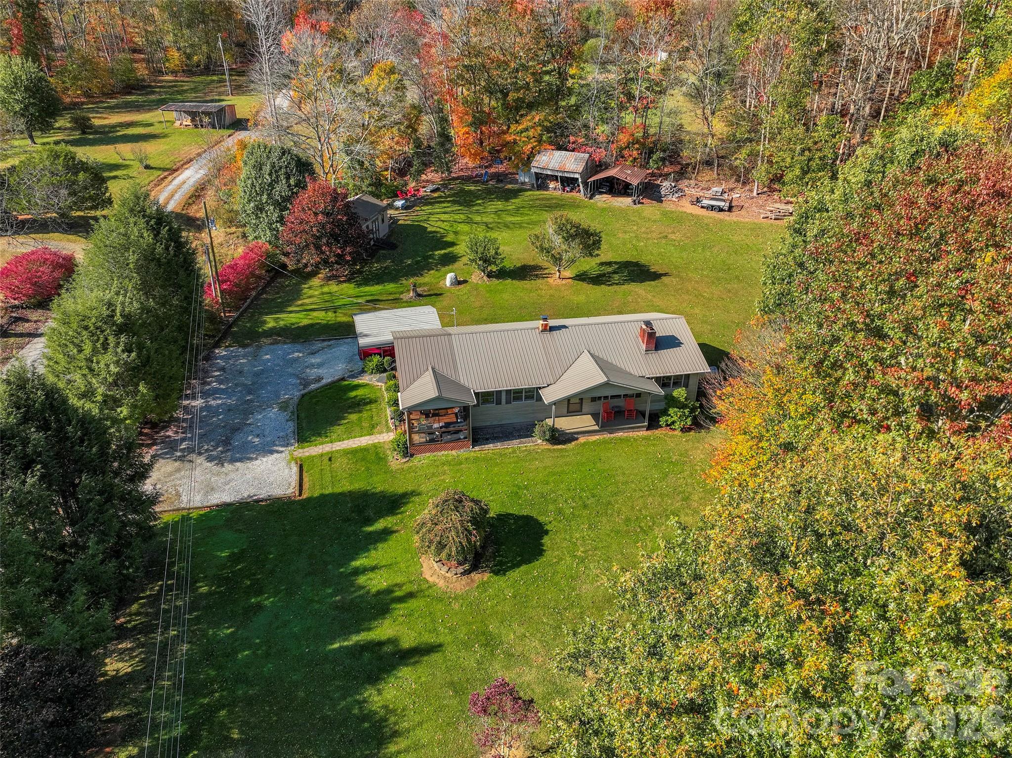 136 Roaring Spout Lane — Burnsville