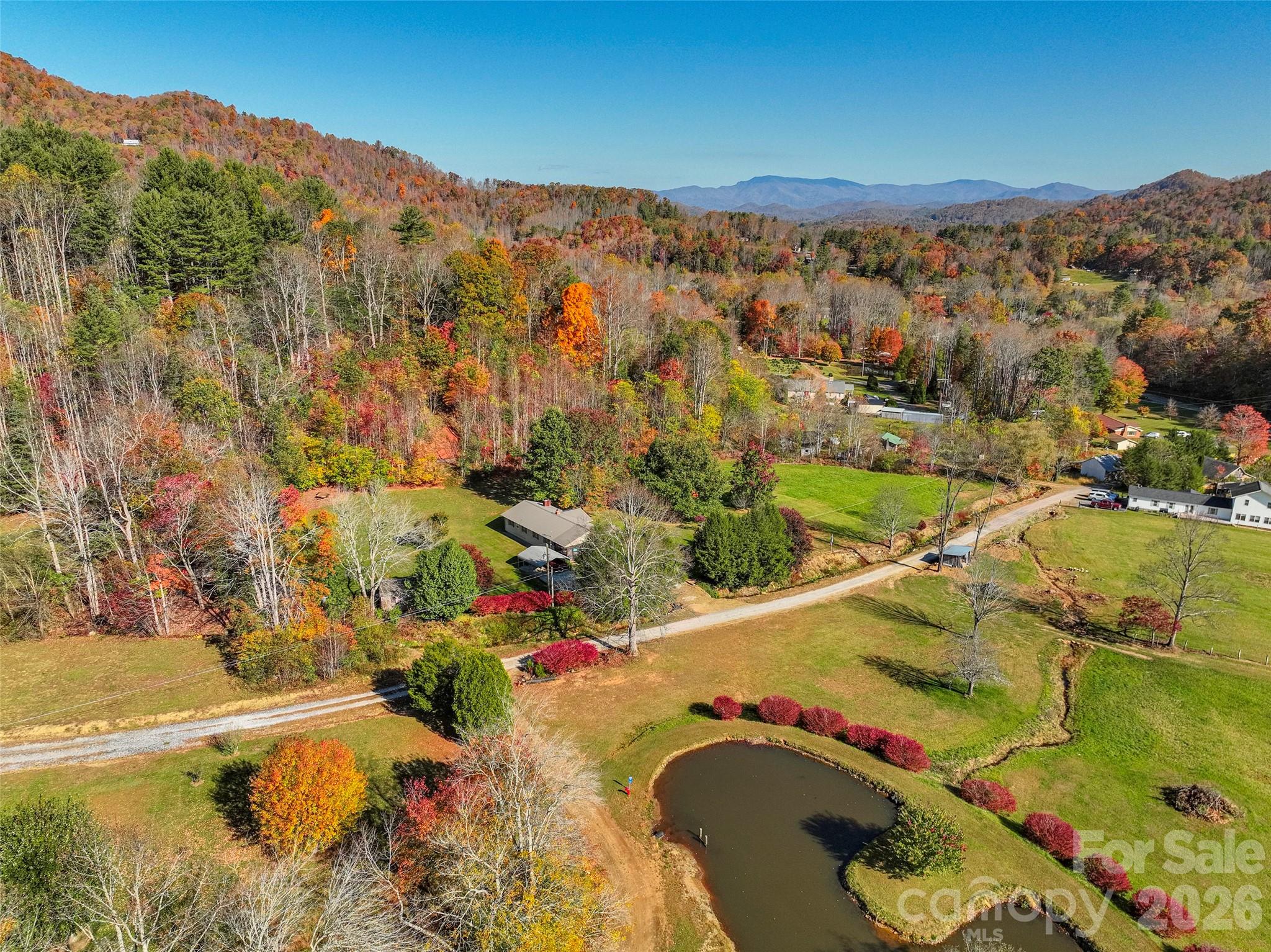 136 Roaring Spout Lane — Burnsville