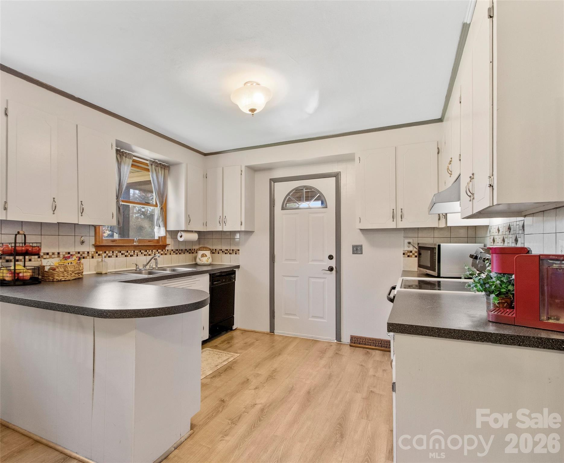 136 Roaring Spout Lane — Burnsville