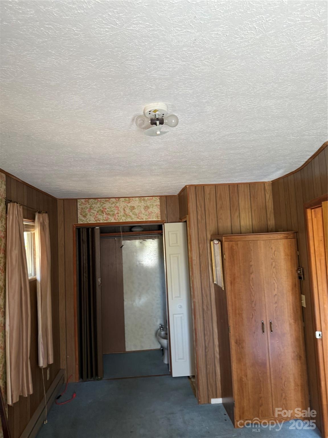 202 Lyndhurst Drive — Hendersonville