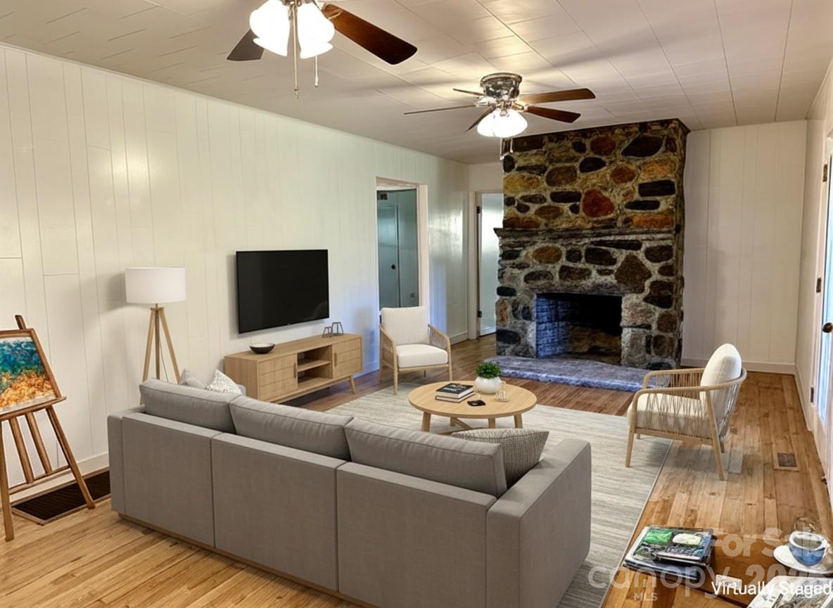 208 Murdock Road — Bakersville