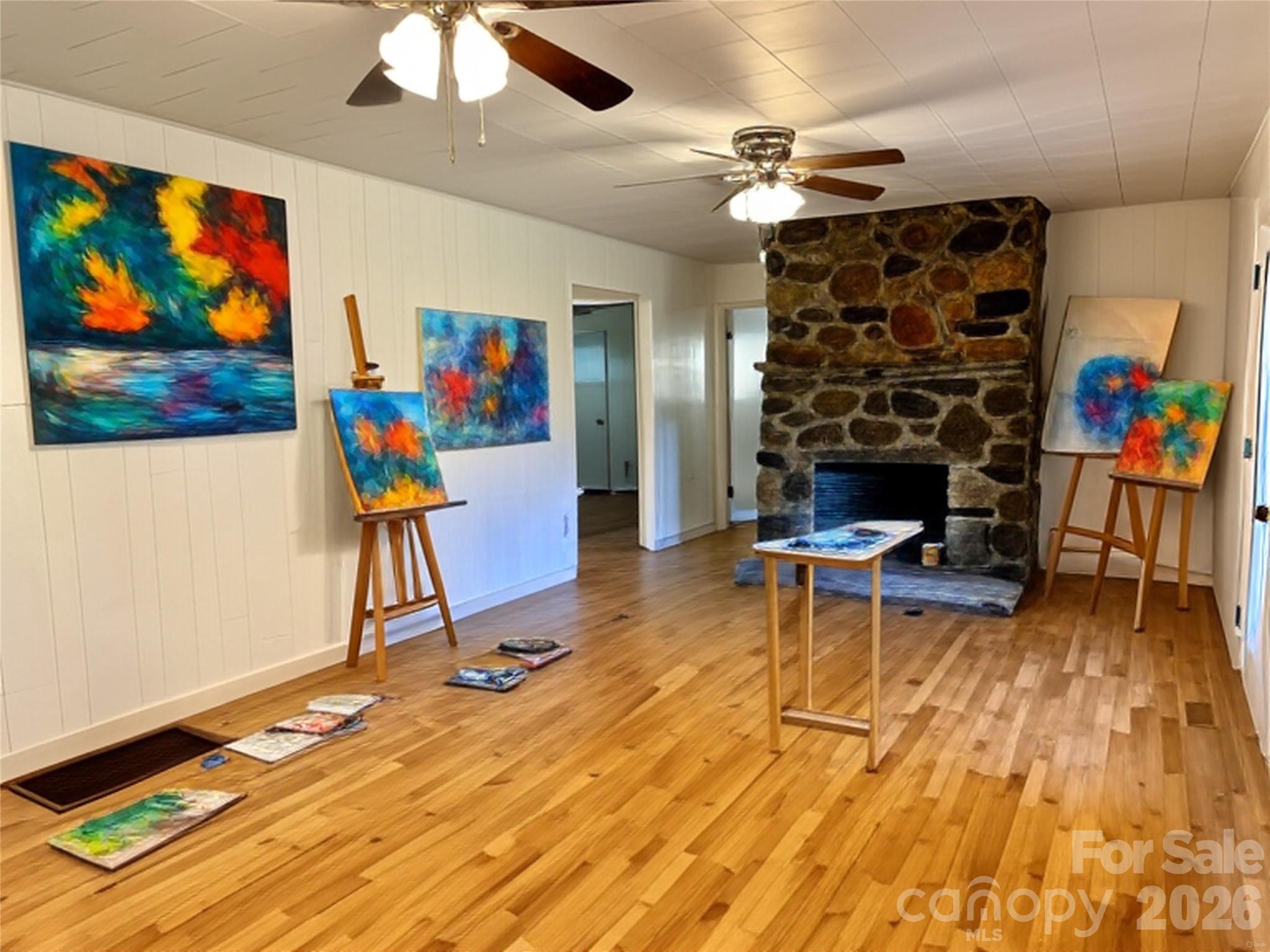 208 Murdock Road — Bakersville