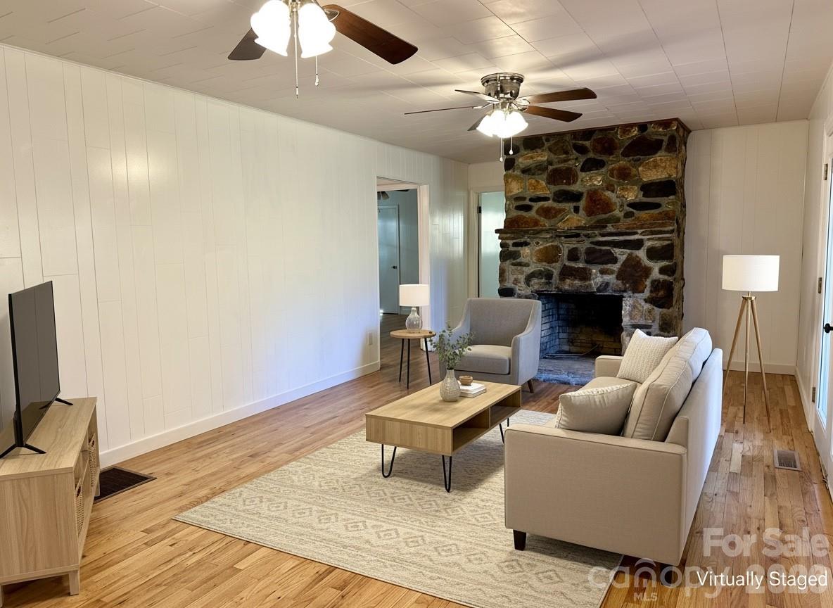 208 Murdock Road — Bakersville