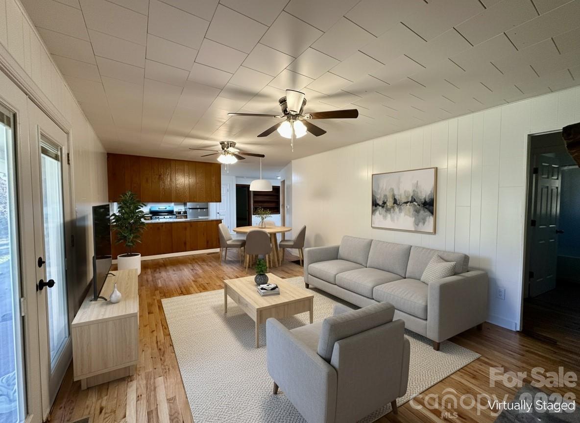 208 Murdock Road — Bakersville