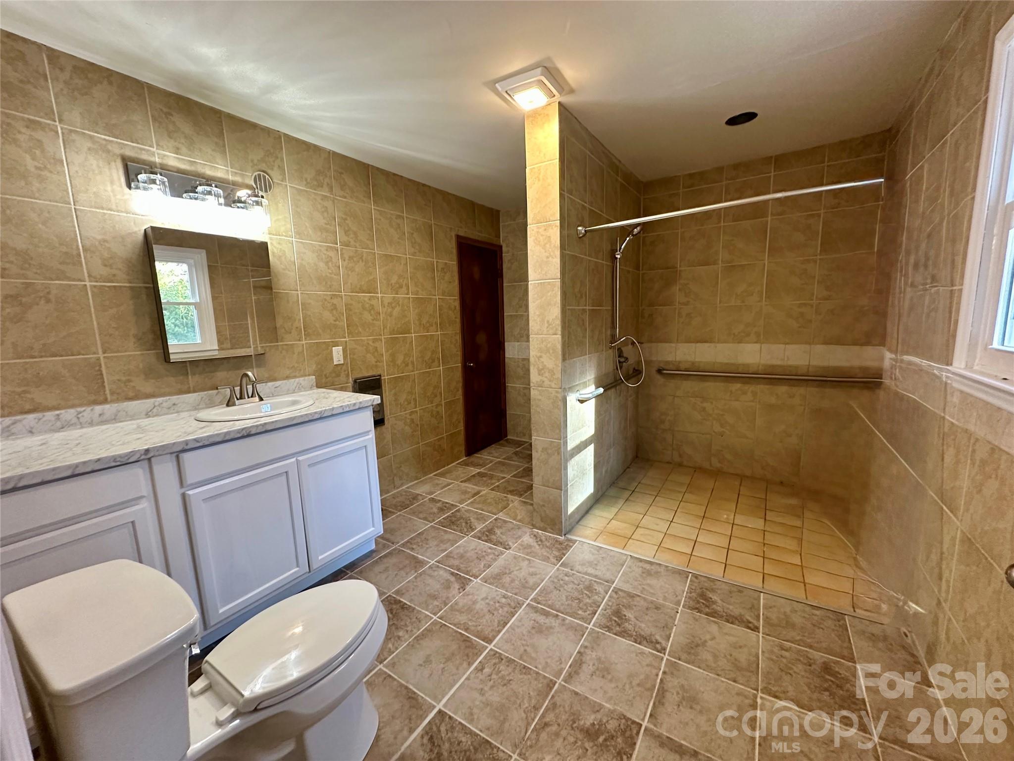 208 Murdock Road — Bakersville
