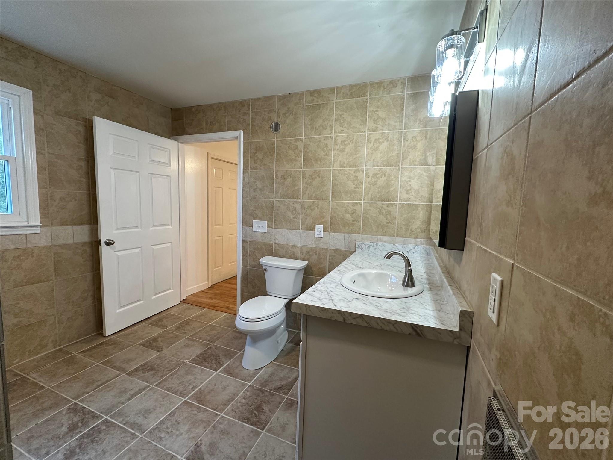 208 Murdock Road — Bakersville