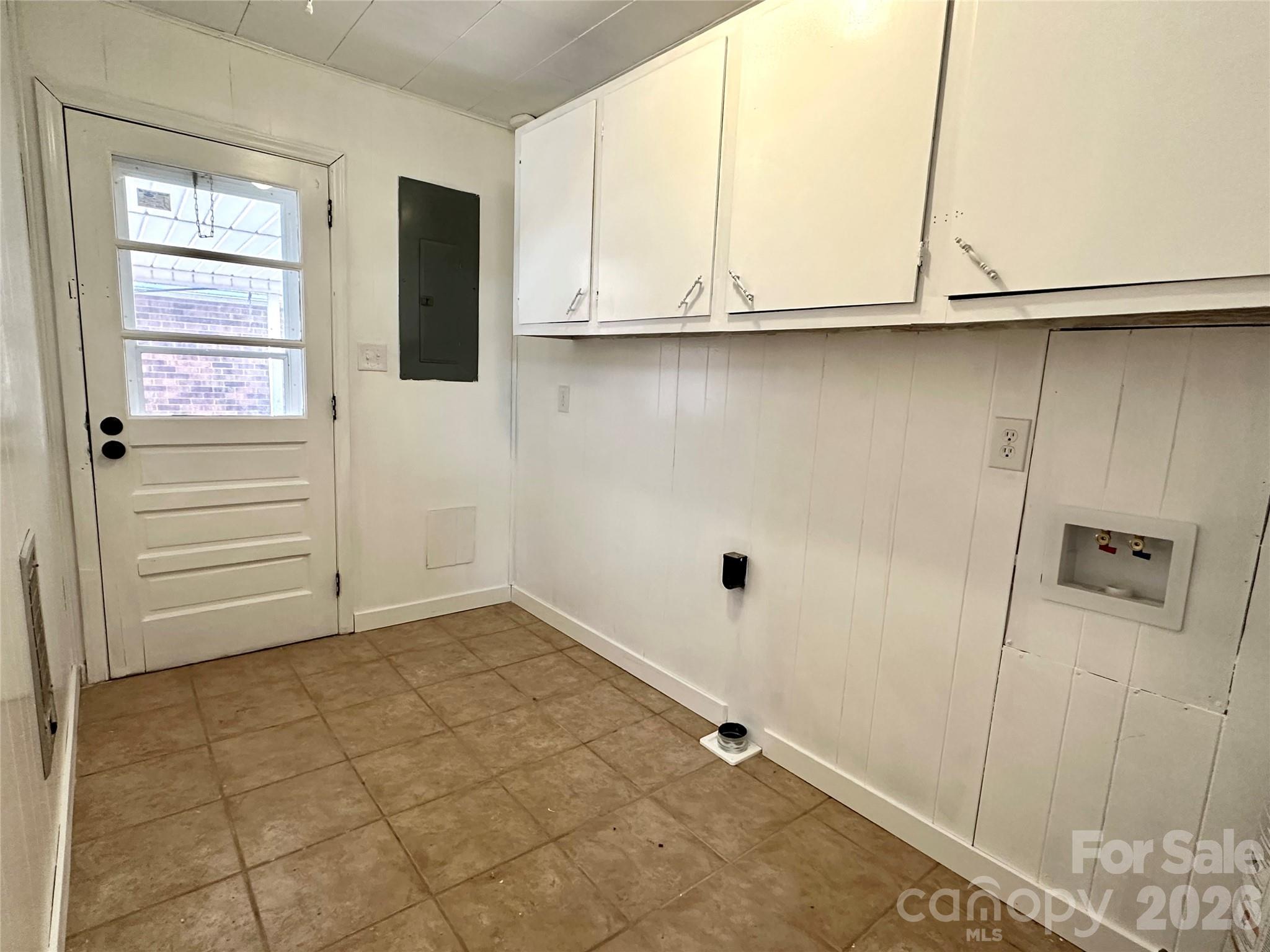 208 Murdock Road — Bakersville
