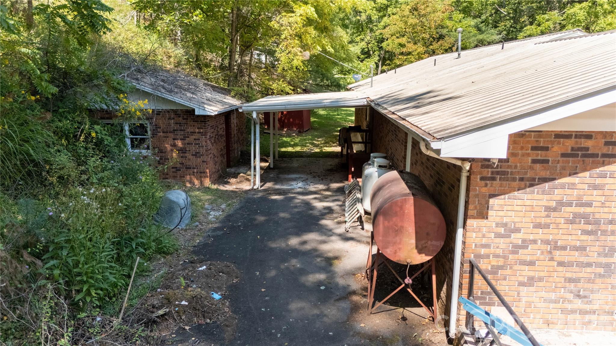 208 Murdock Road — Bakersville