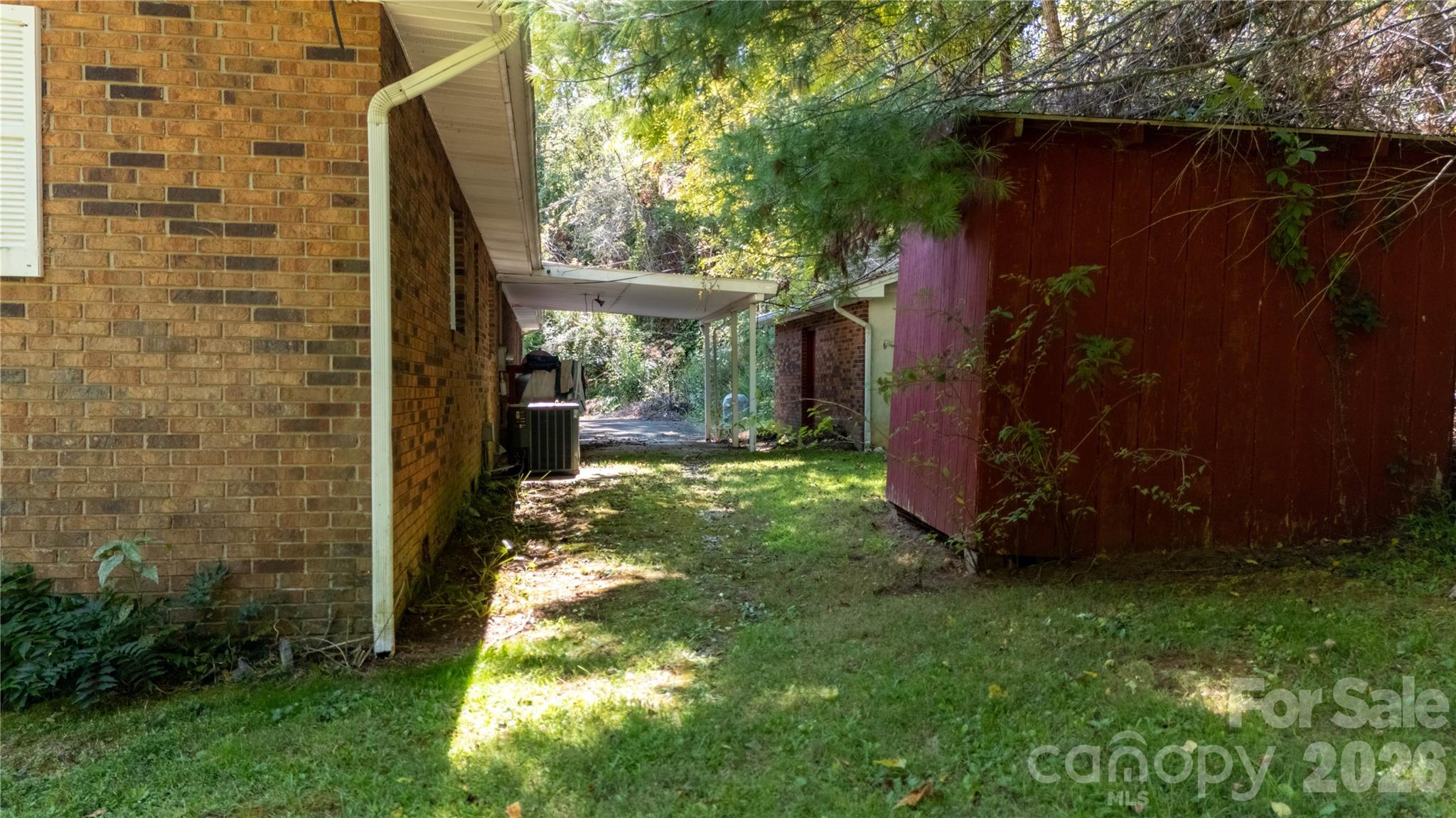 208 Murdock Road — Bakersville