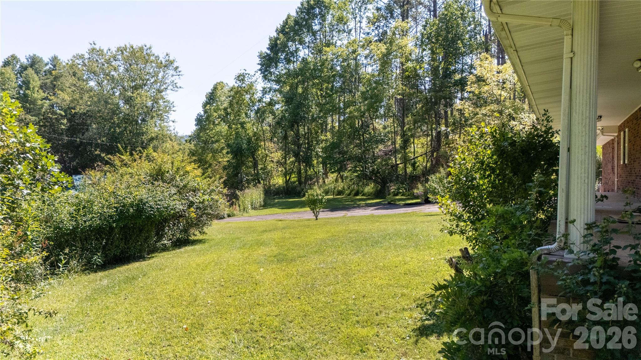 208 Murdock Road — Bakersville