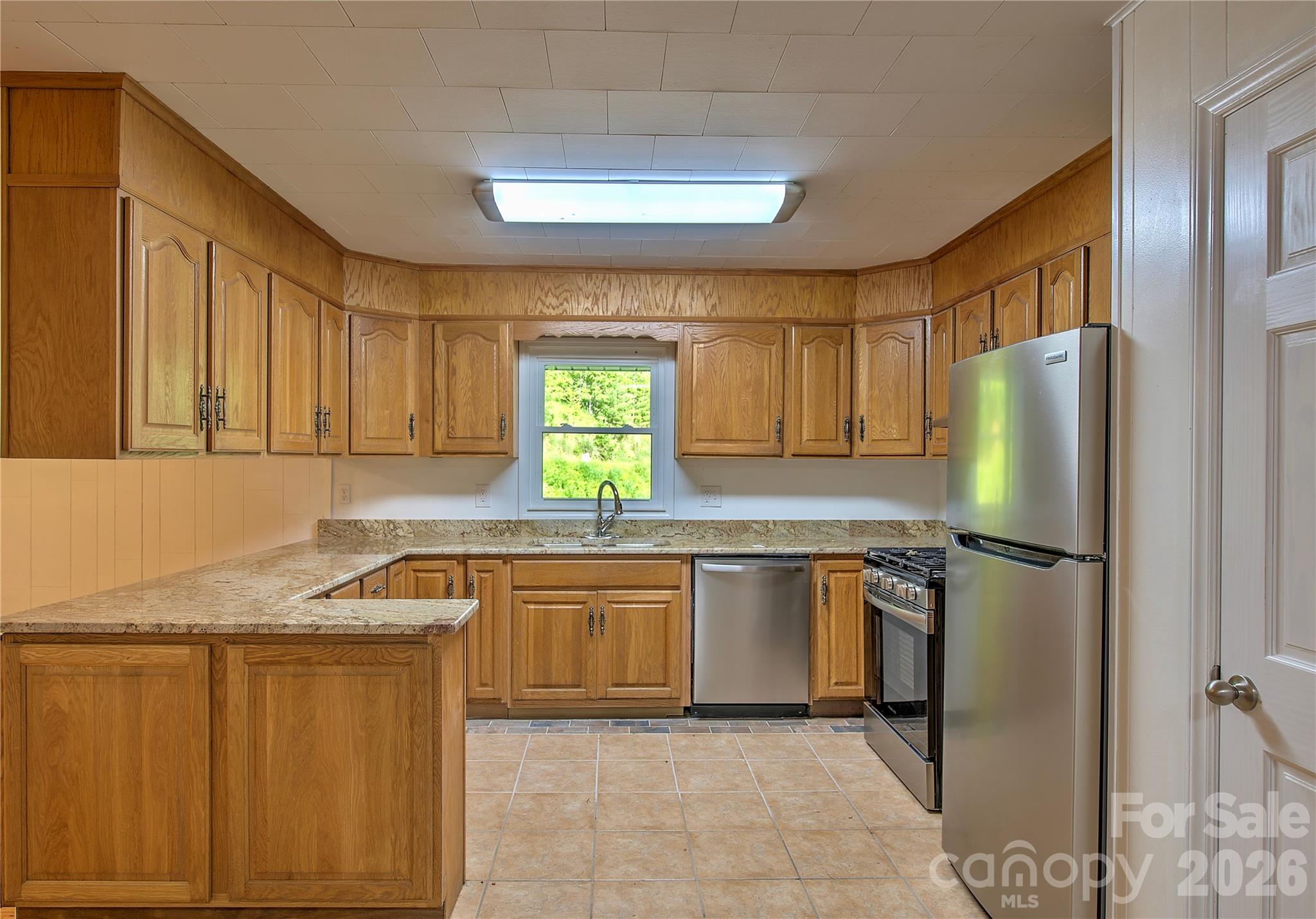 208 Murdock Road — Bakersville