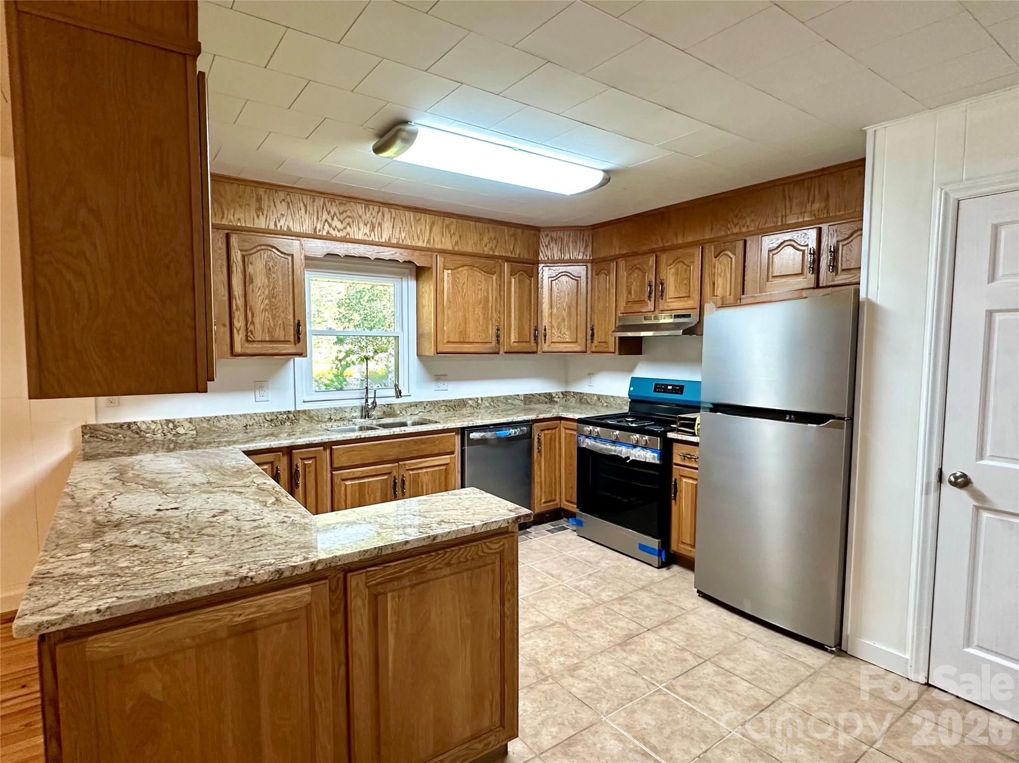 208 Murdock Road — Bakersville