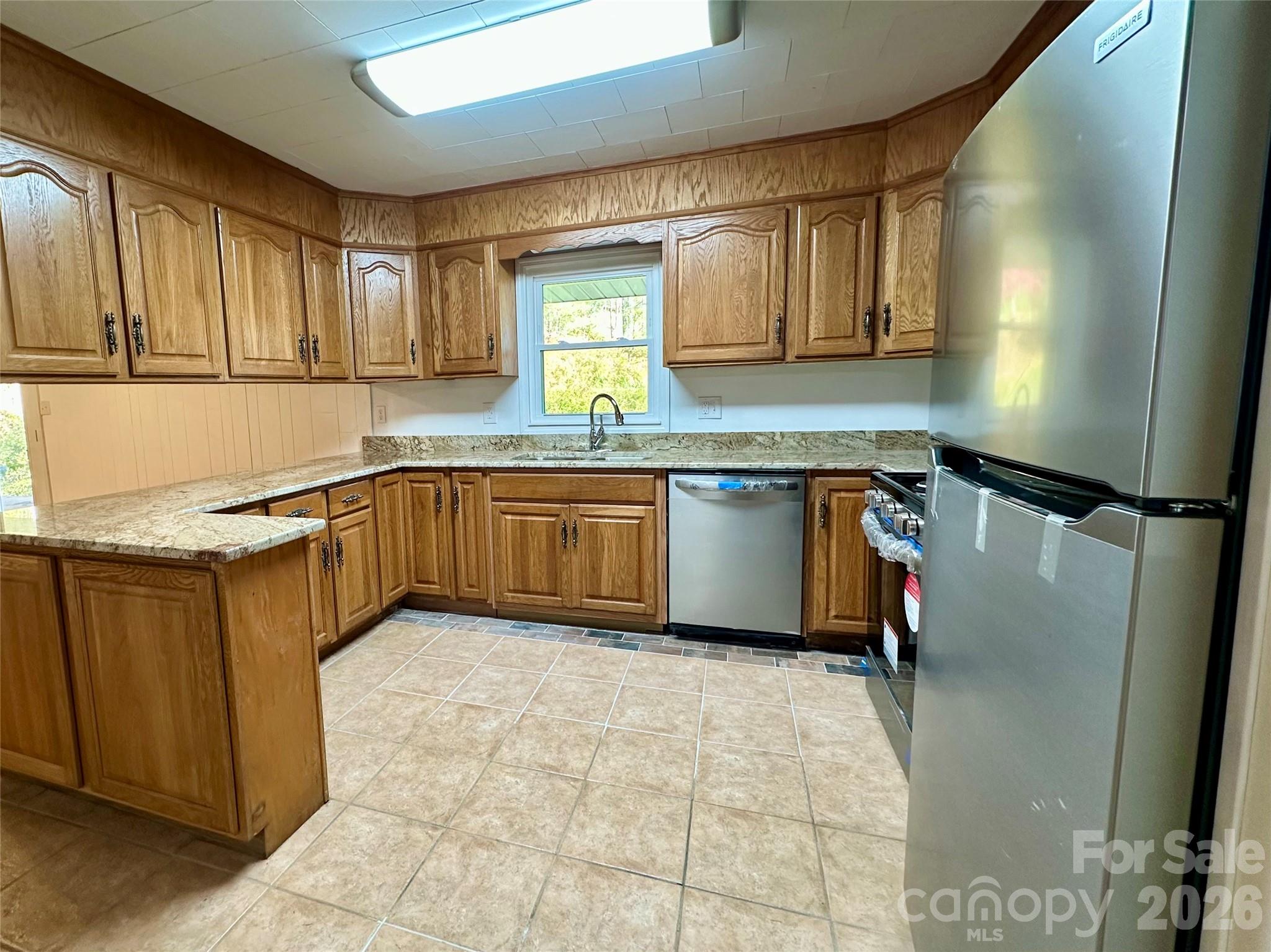 208 Murdock Road — Bakersville