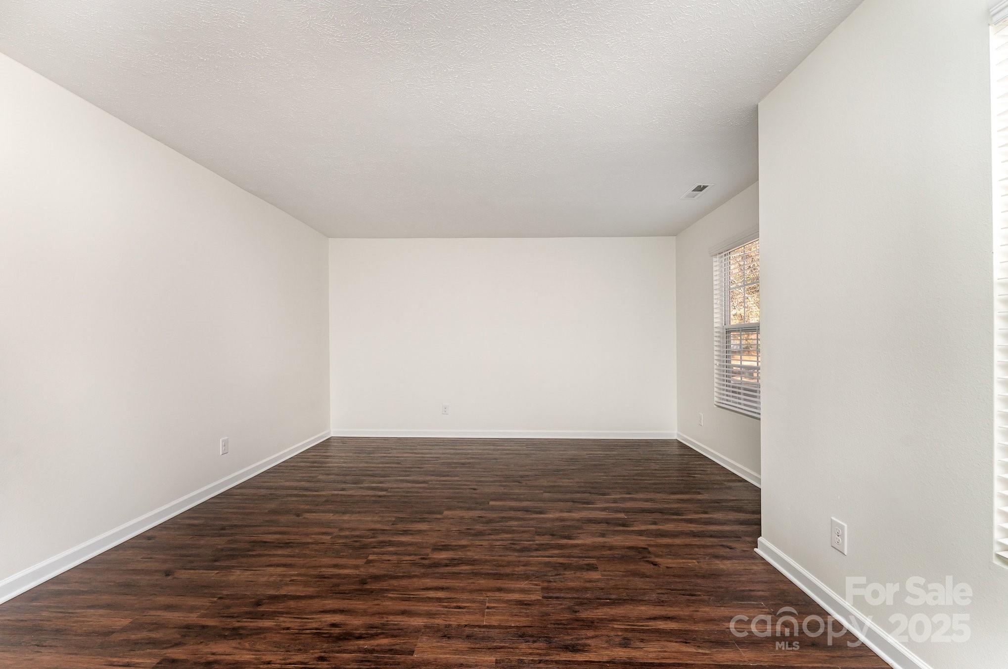 7601 Eben Drive — Charlotte