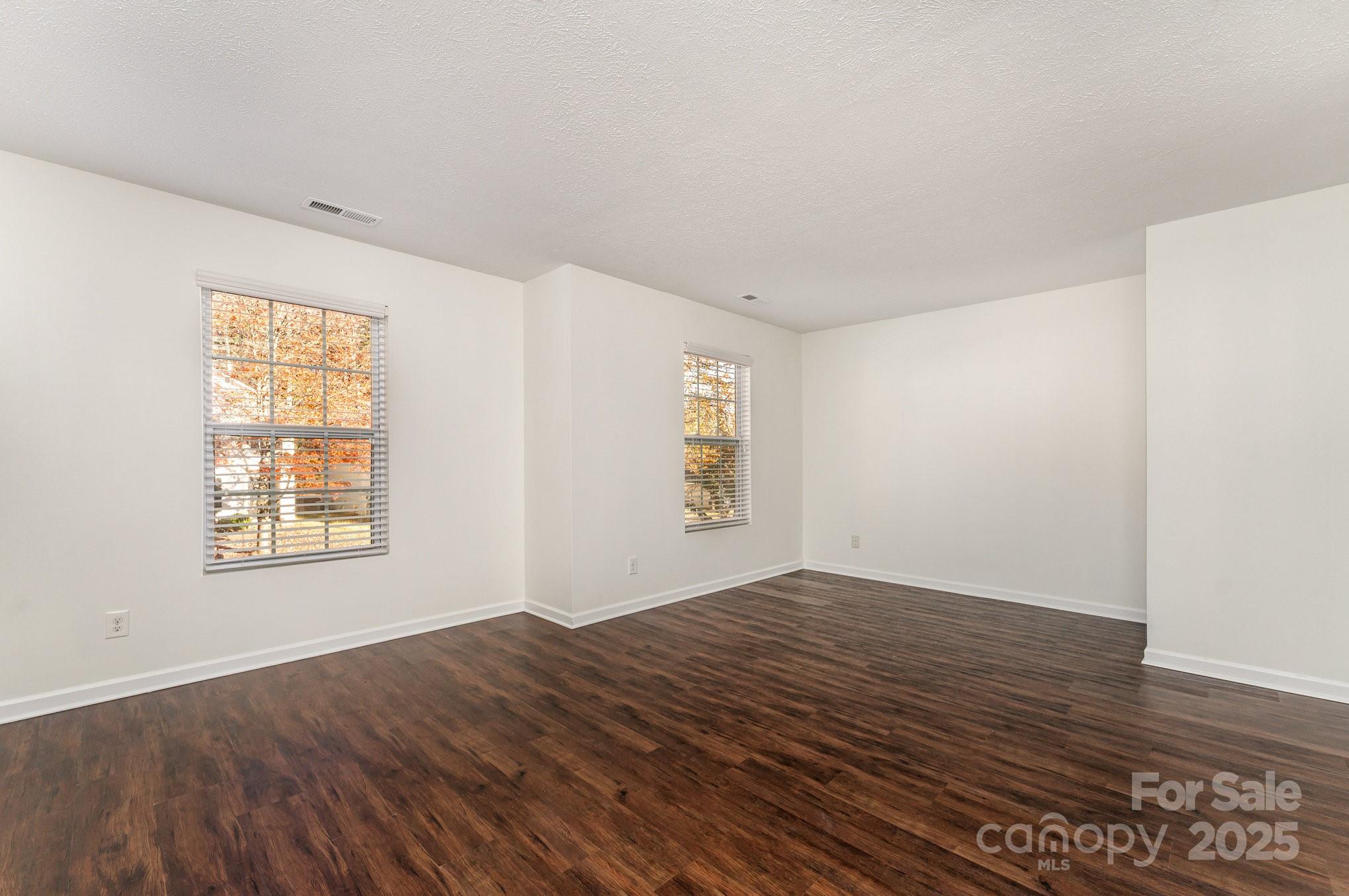 7601 Eben Drive — Charlotte