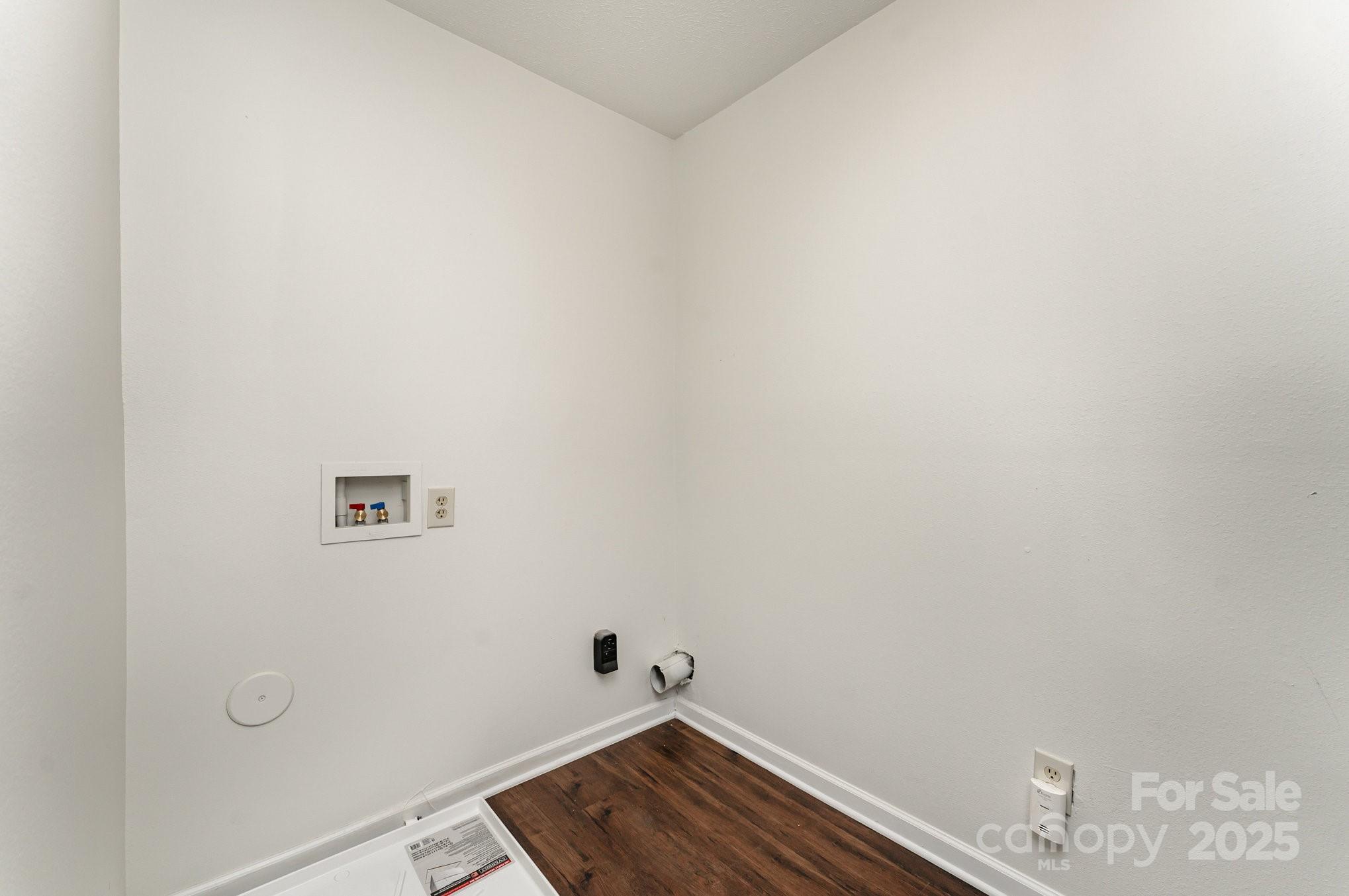 7601 Eben Drive — Charlotte