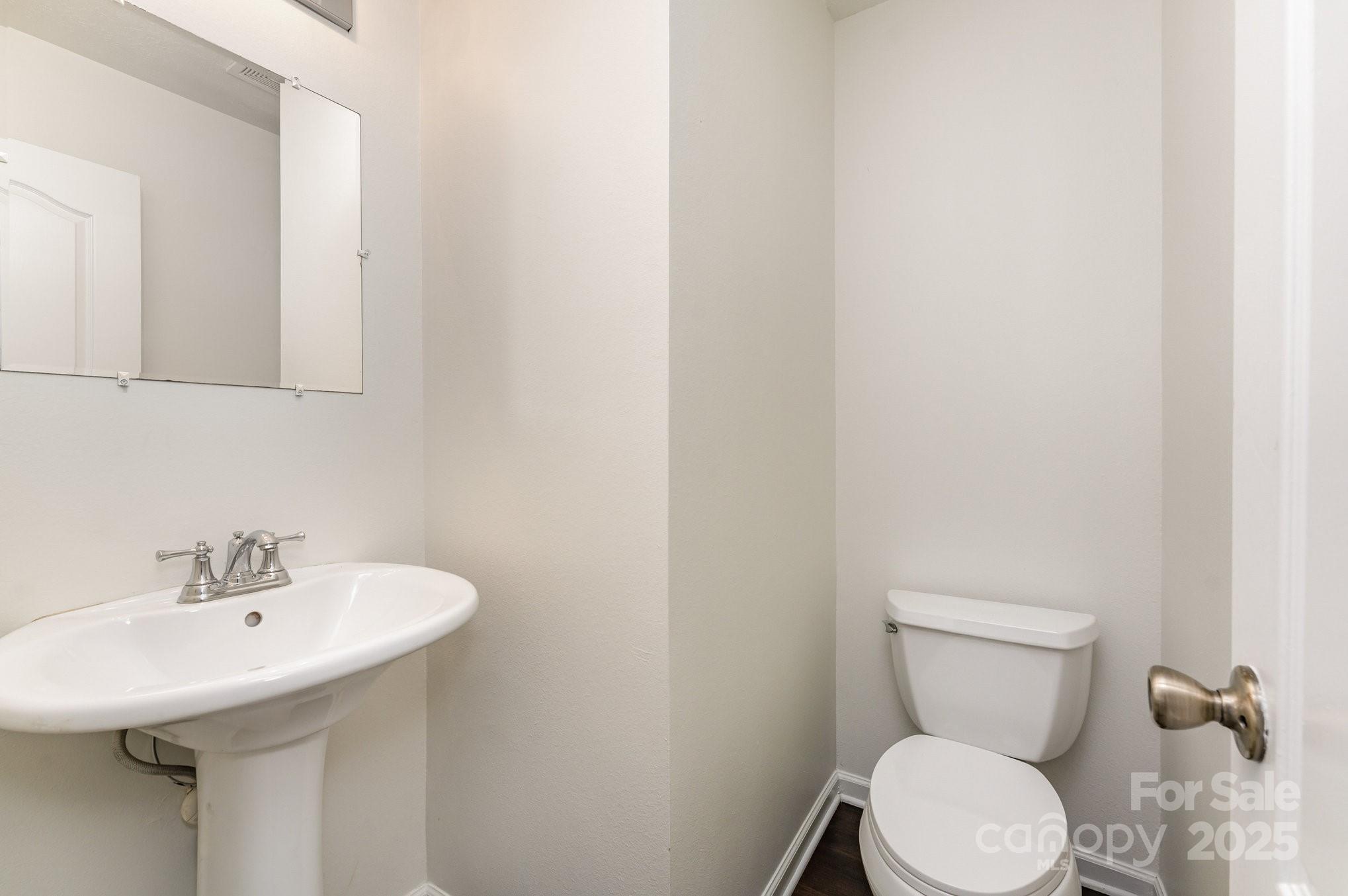7601 Eben Drive — Charlotte