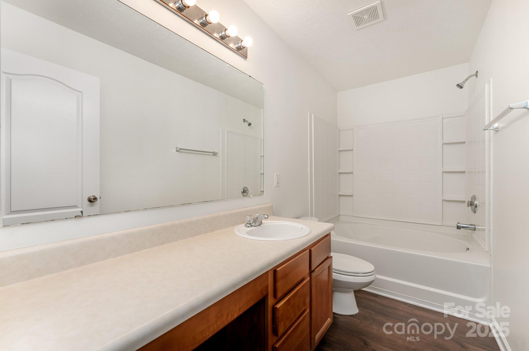7601 Eben Drive — Charlotte