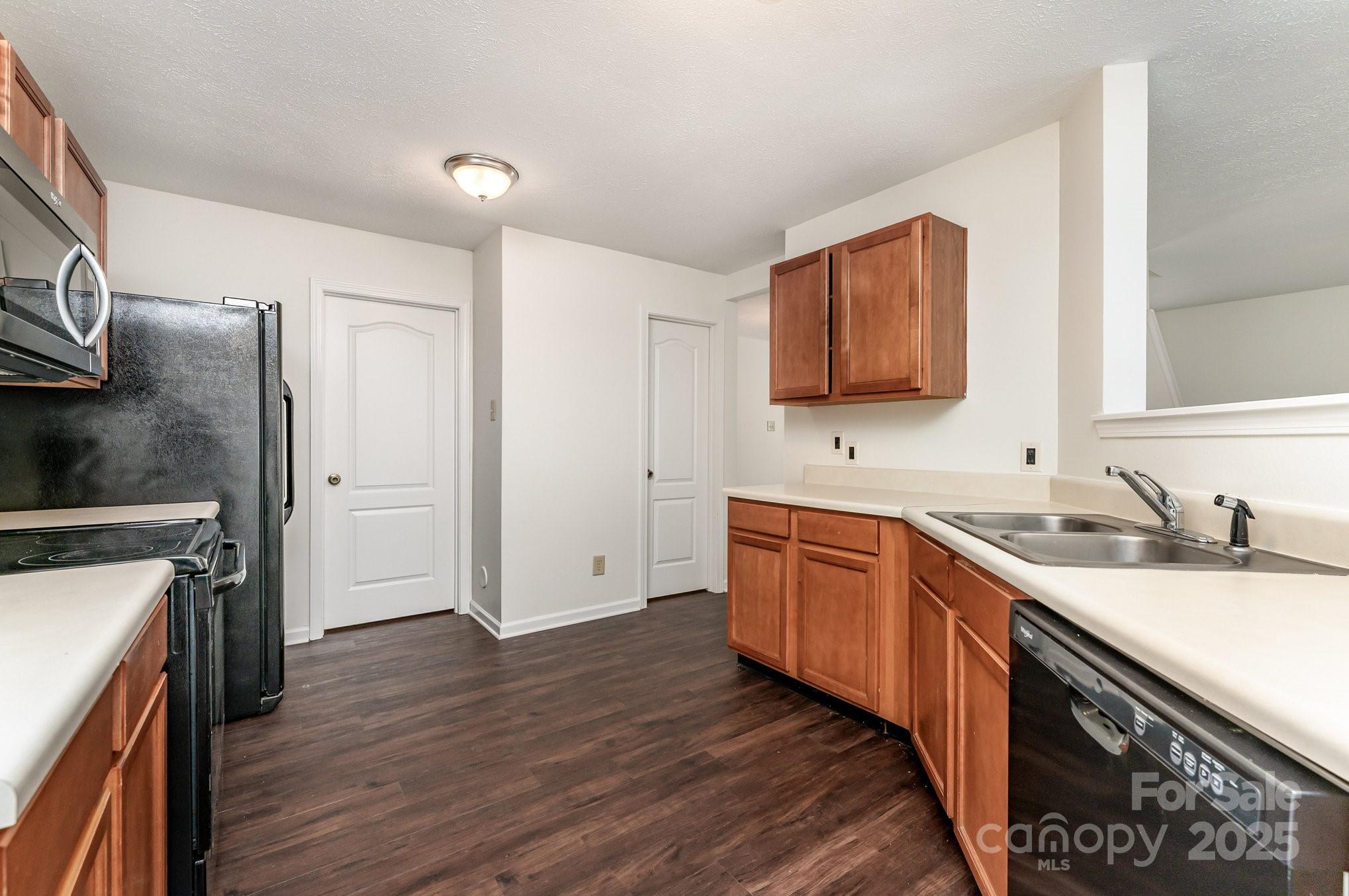 7601 Eben Drive — Charlotte