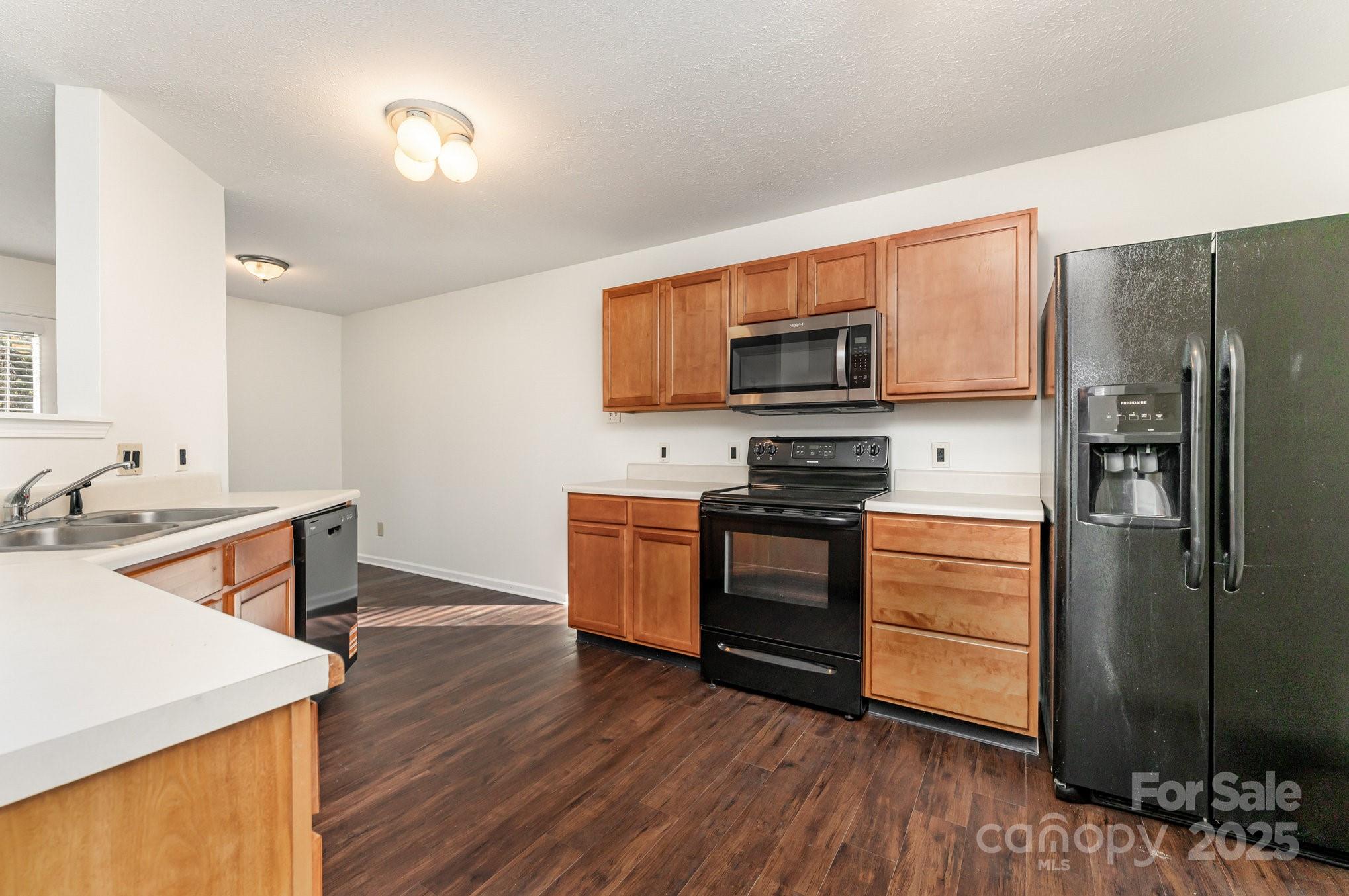 7601 Eben Drive — Charlotte