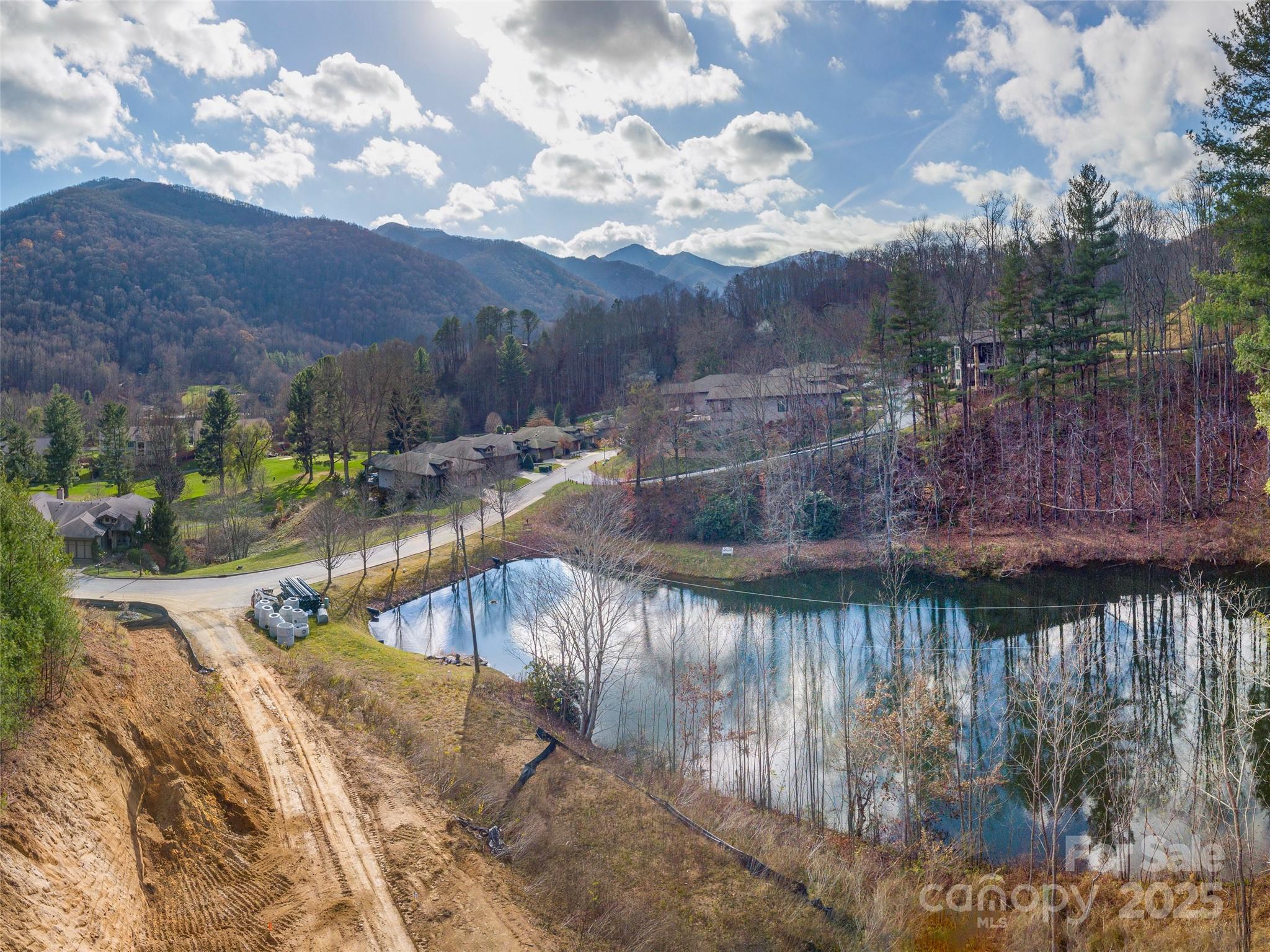 11 Freshwater Cove — Maggie Valley