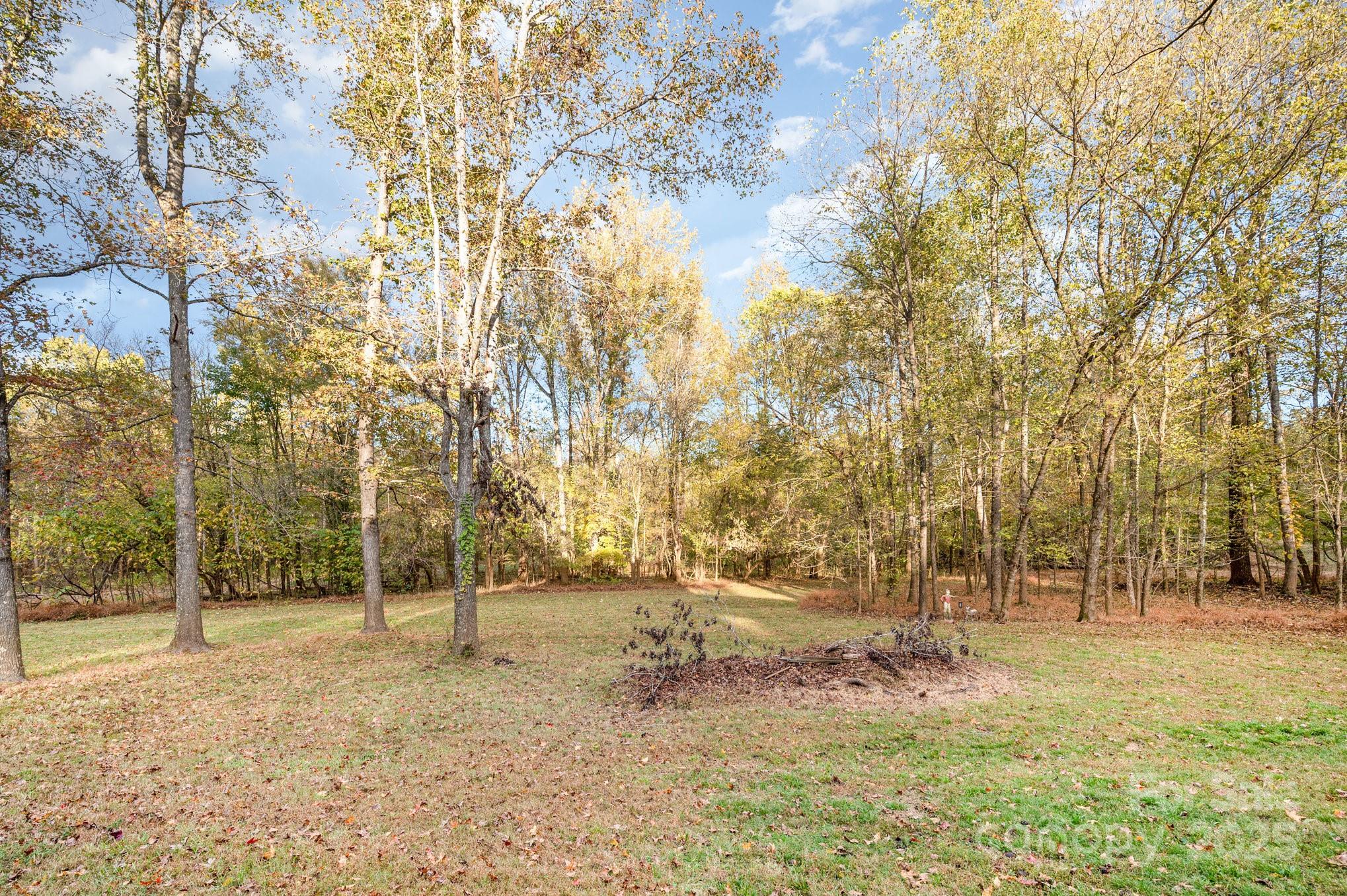6013 Tall Tree Lane — Harrisburg