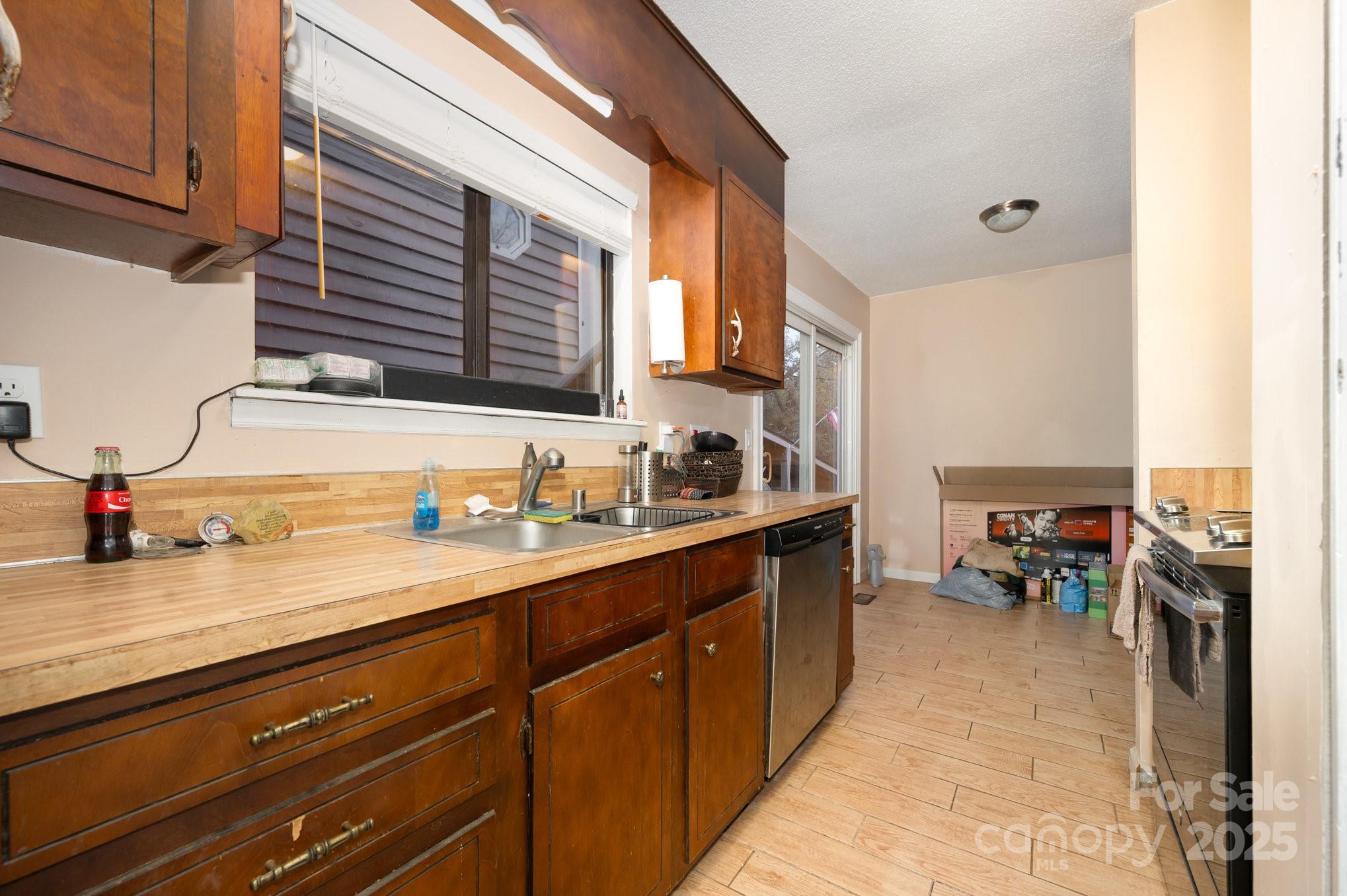 6013 Tall Tree Lane — Harrisburg