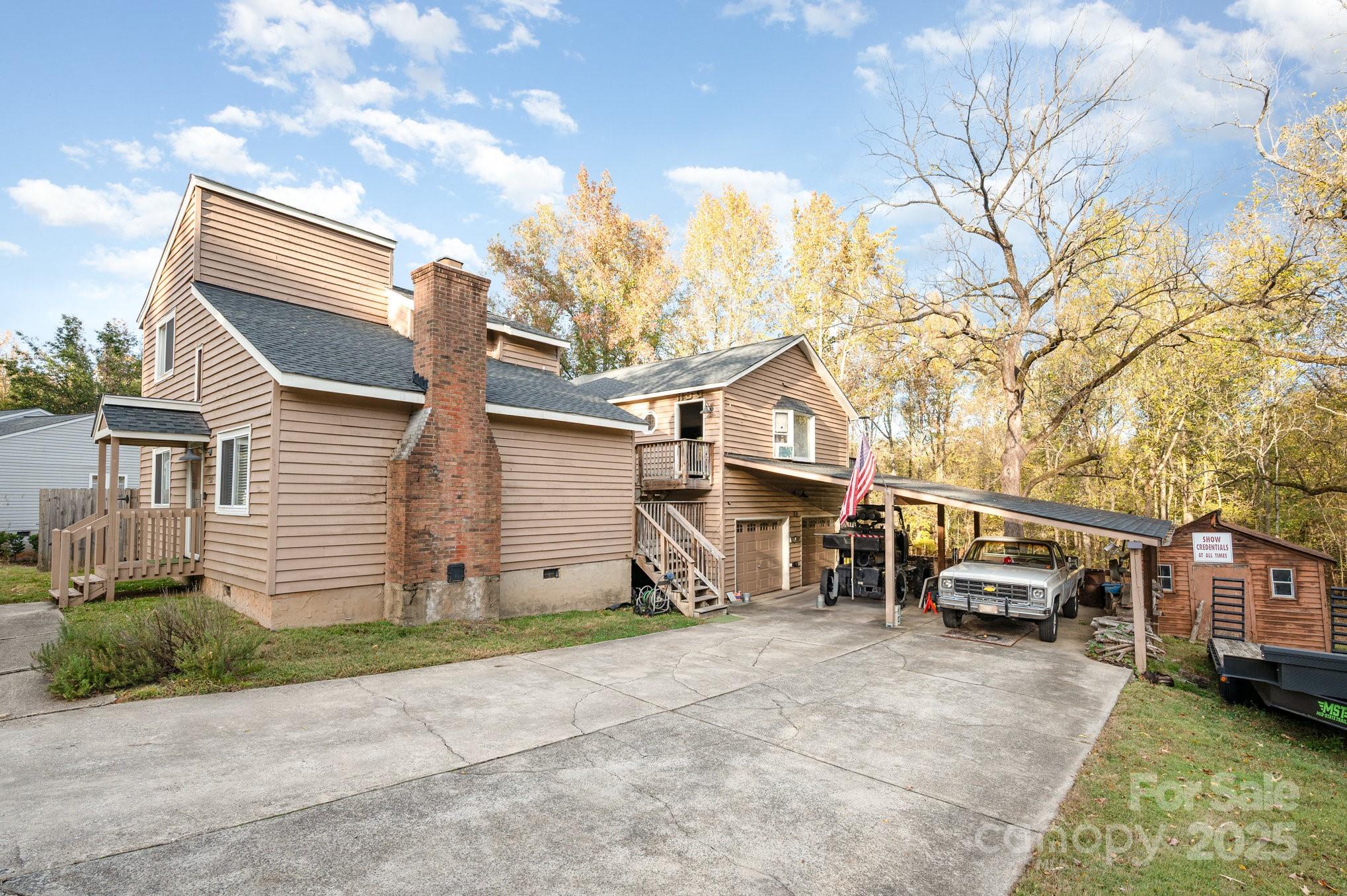 6013 Tall Tree Lane — Harrisburg