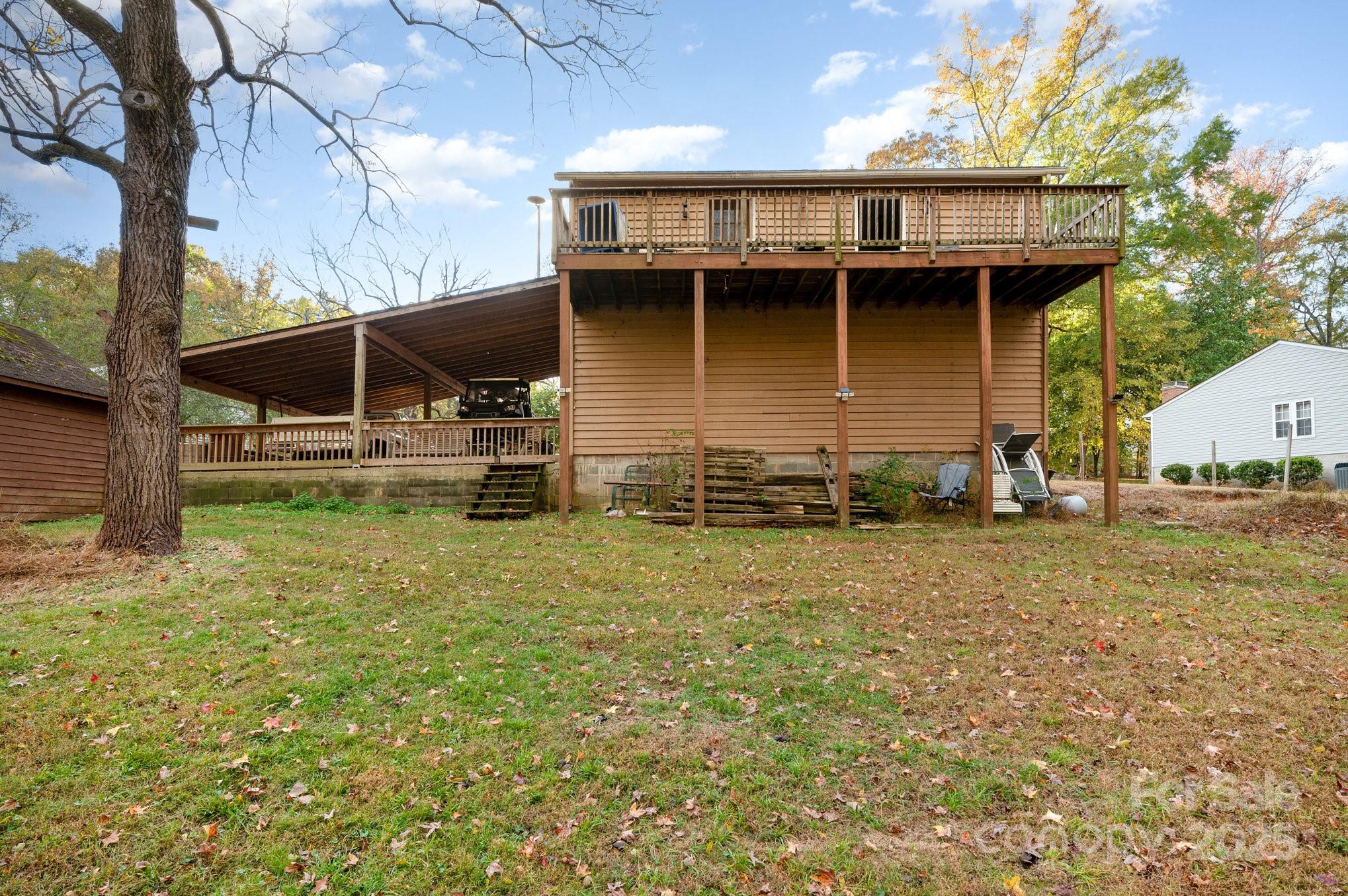 6013 Tall Tree Lane — Harrisburg