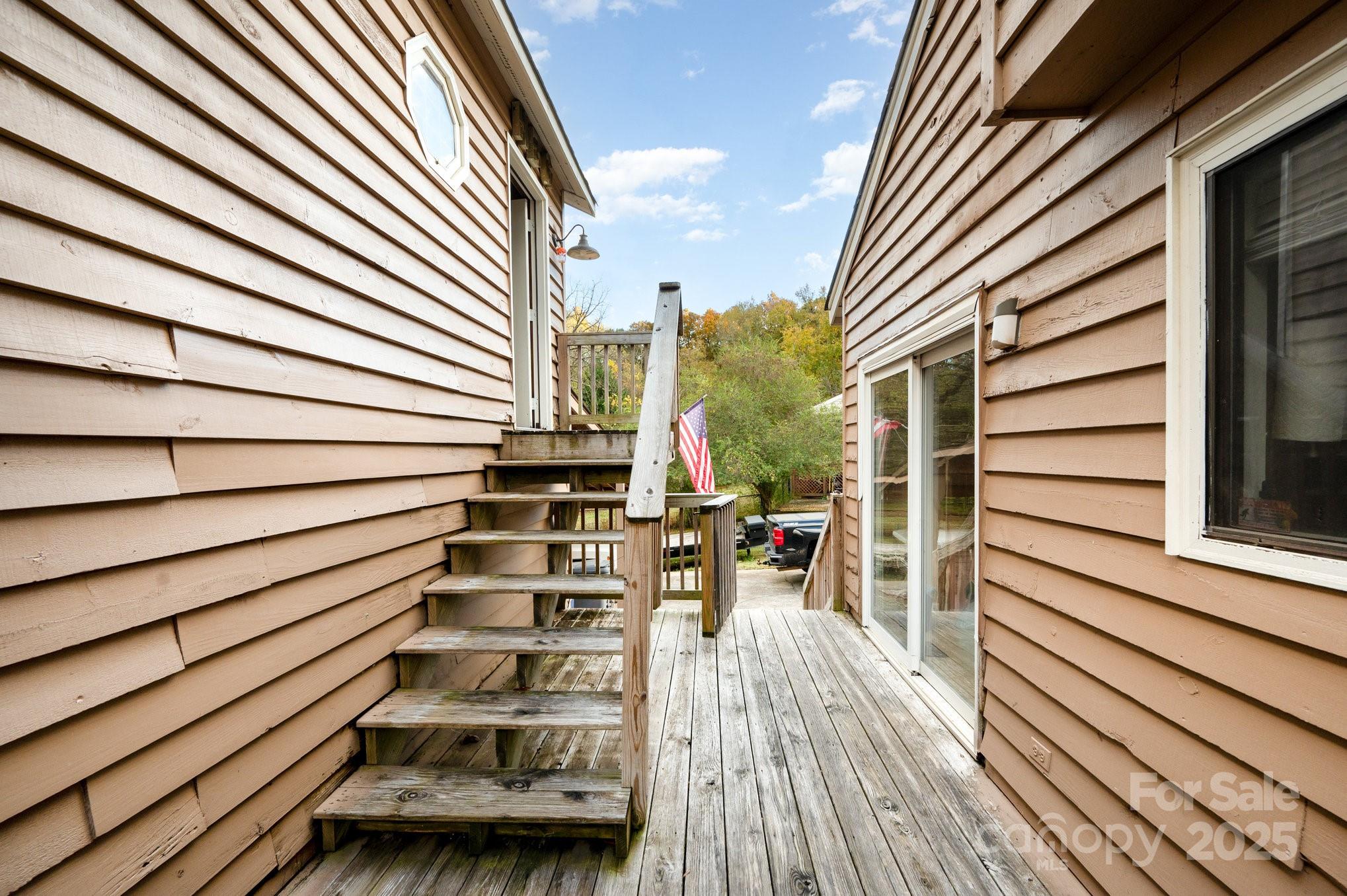6013 Tall Tree Lane — Harrisburg