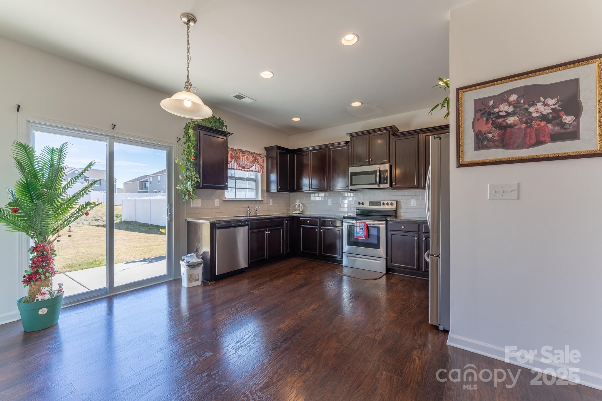 1239 Kent Downs Avenue SW — Concord
