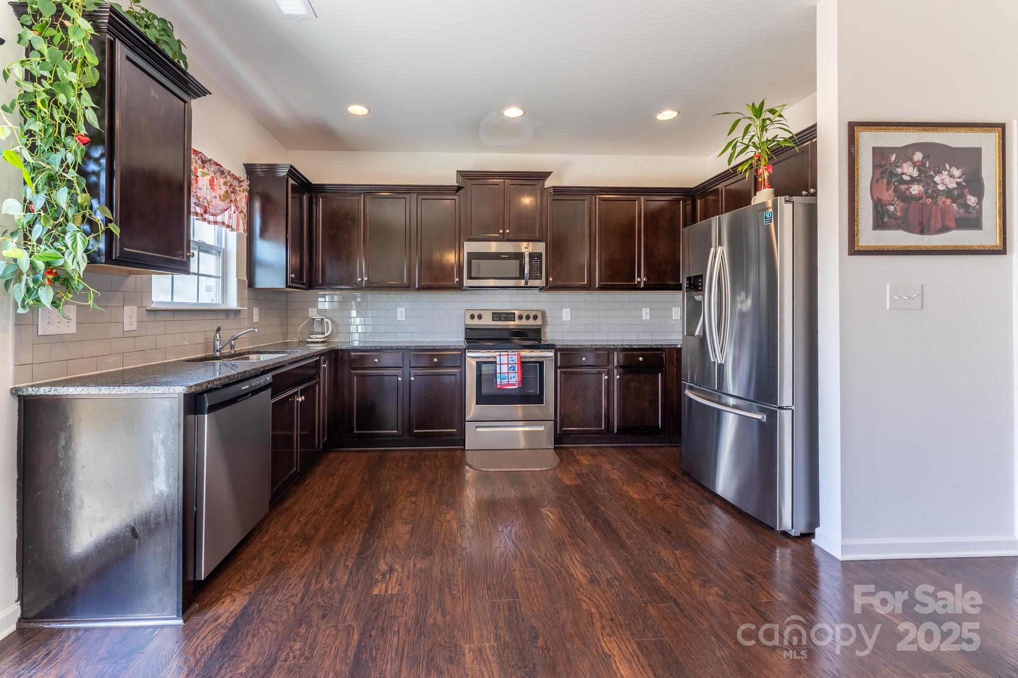 1239 Kent Downs Avenue SW — Concord