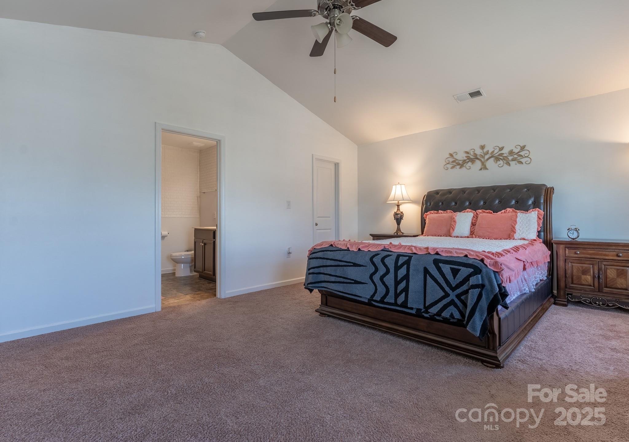 1239 Kent Downs Avenue SW — Concord