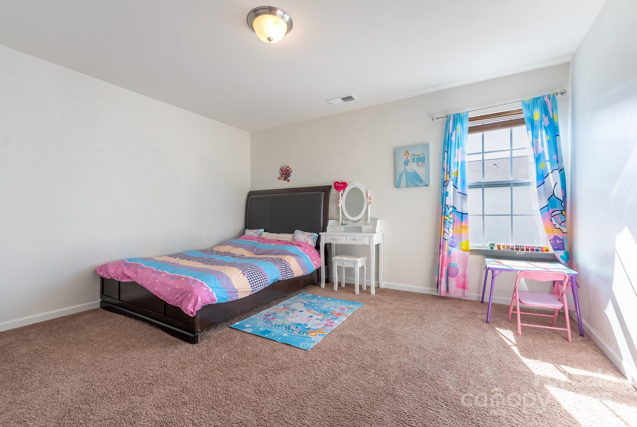 1239 Kent Downs Avenue SW — Concord