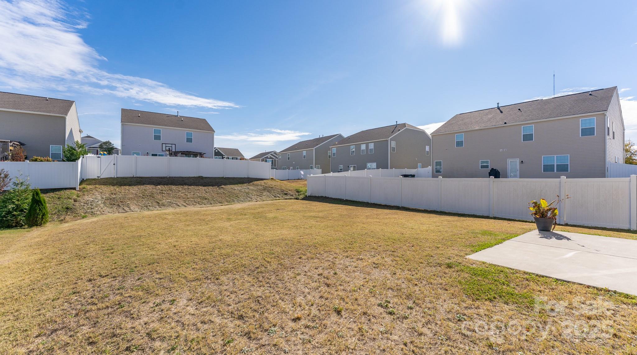 1239 Kent Downs Avenue SW — Concord