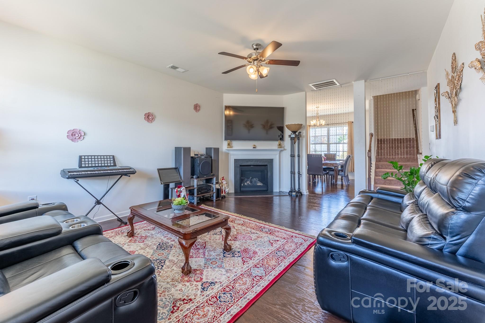 1239 Kent Downs Avenue SW — Concord