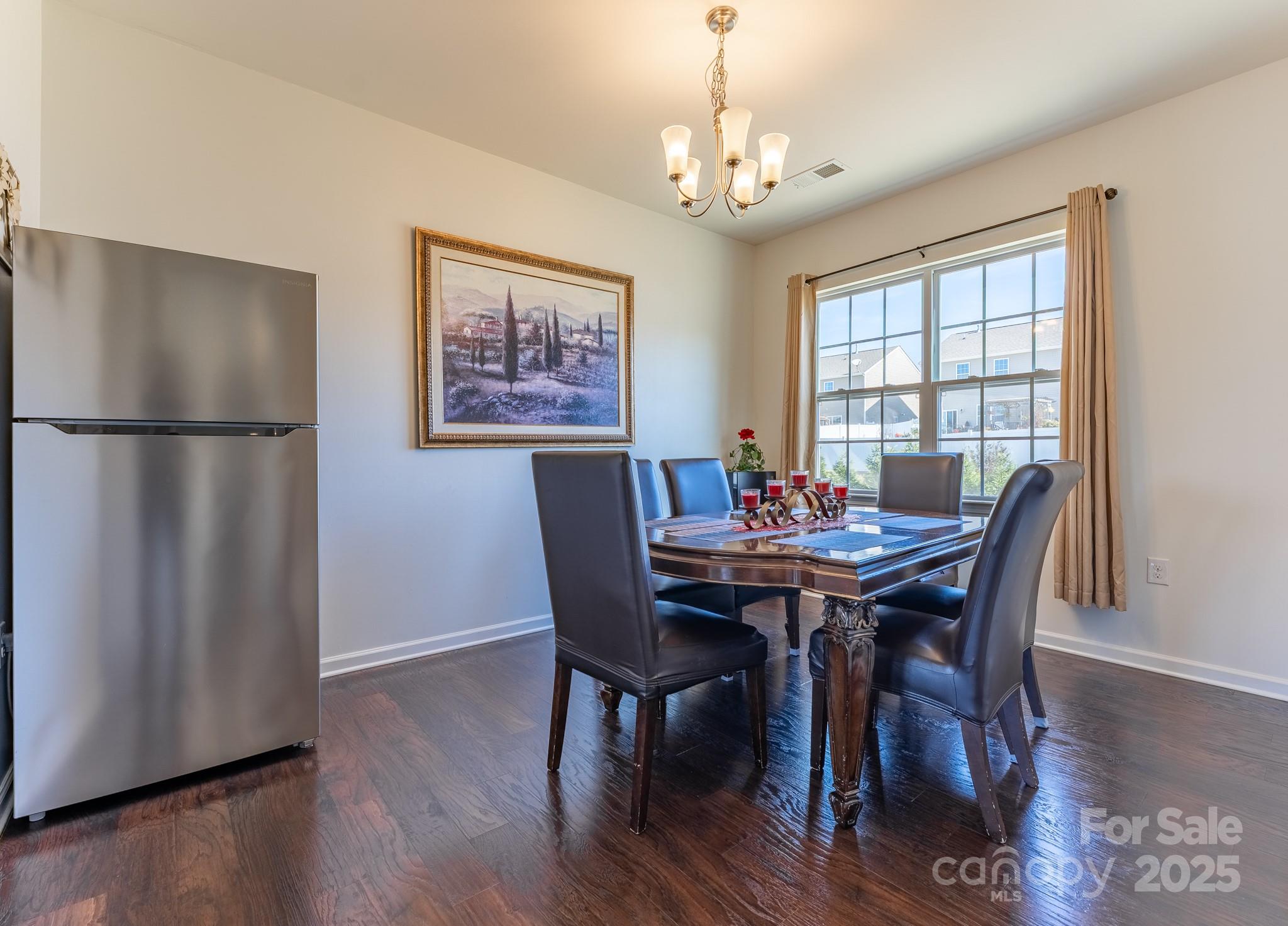 1239 Kent Downs Avenue SW — Concord