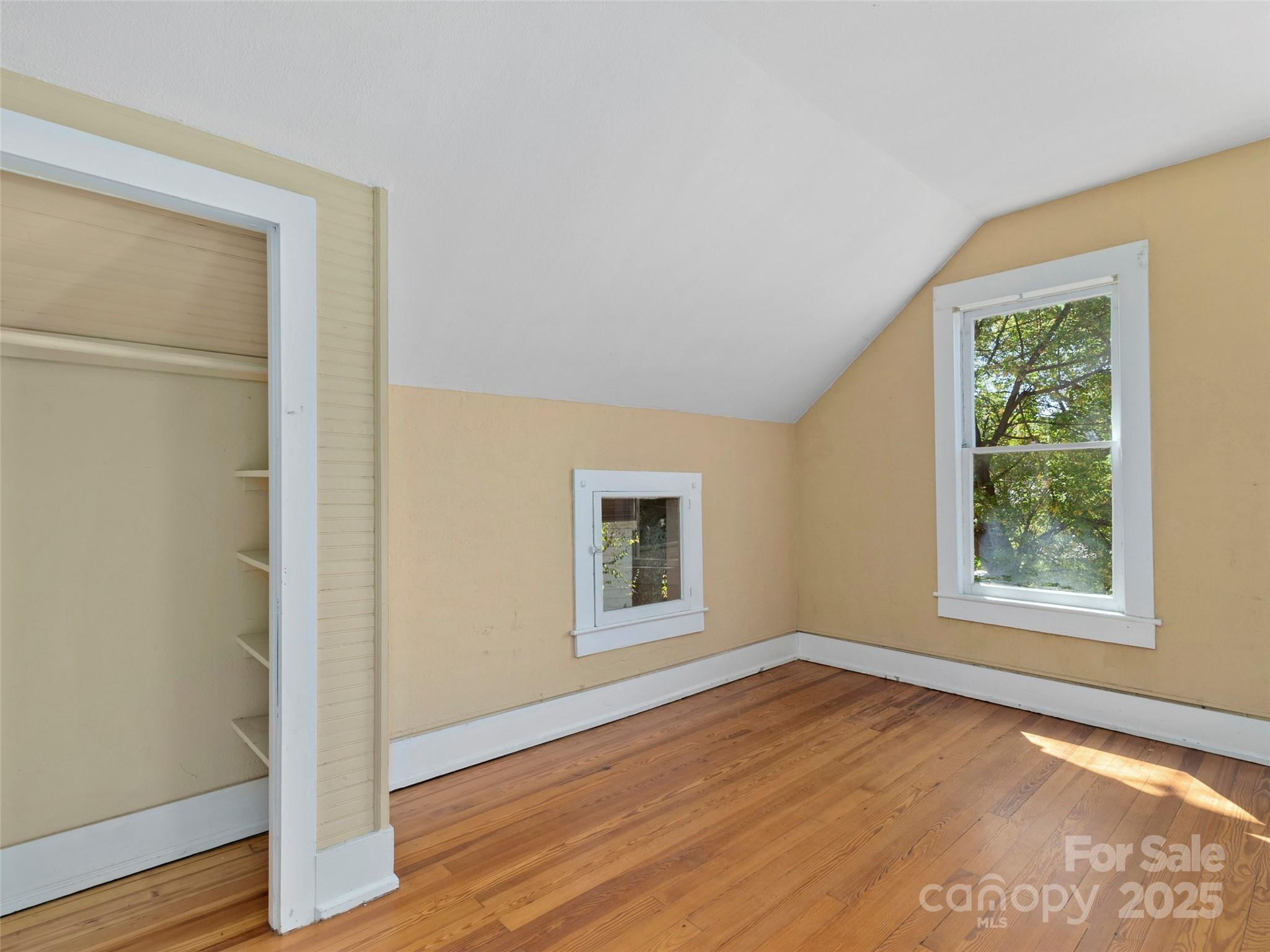 99 Walnut Street — Waynesville